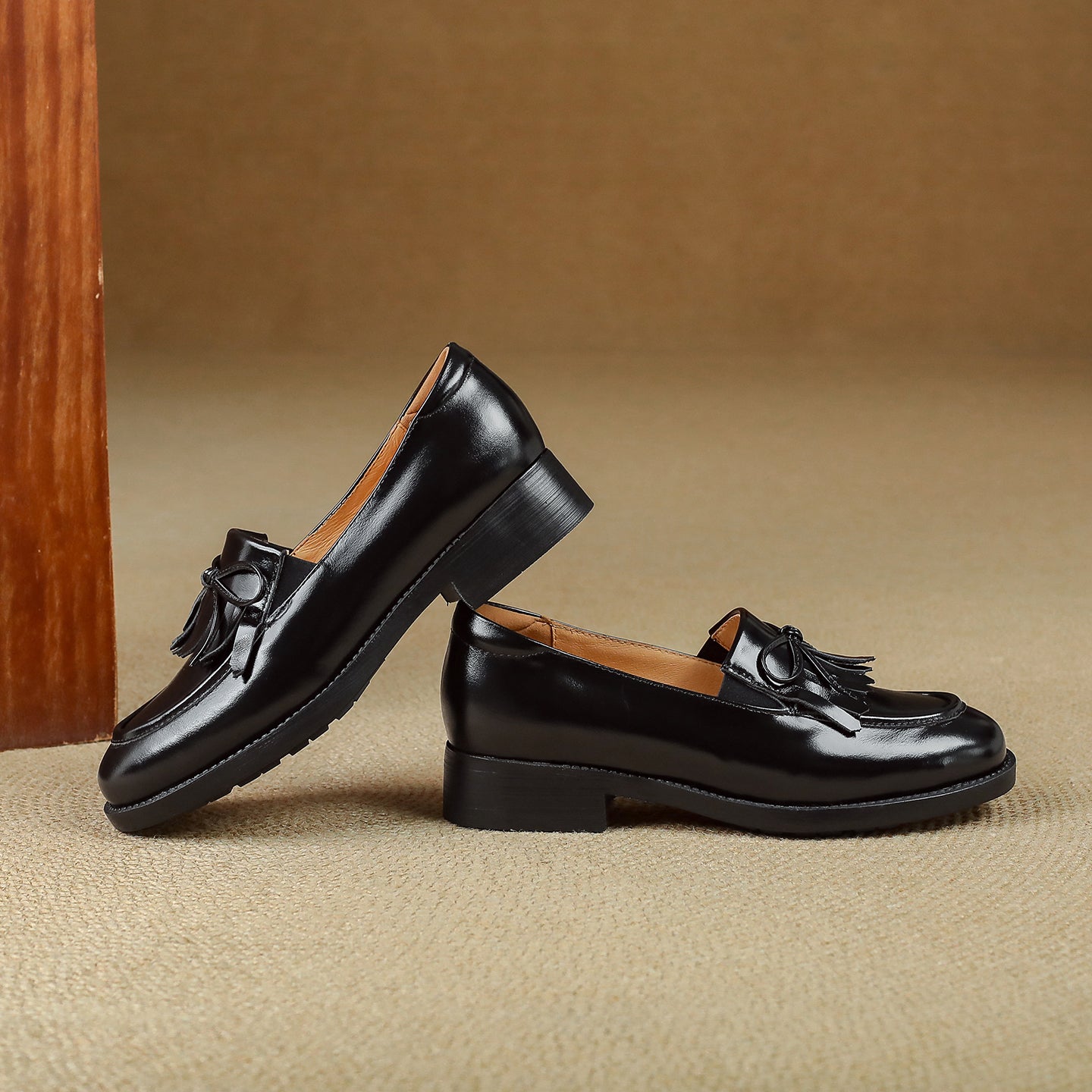 Women's Leather Tassel Loafers Classic British Style Commuter Flats