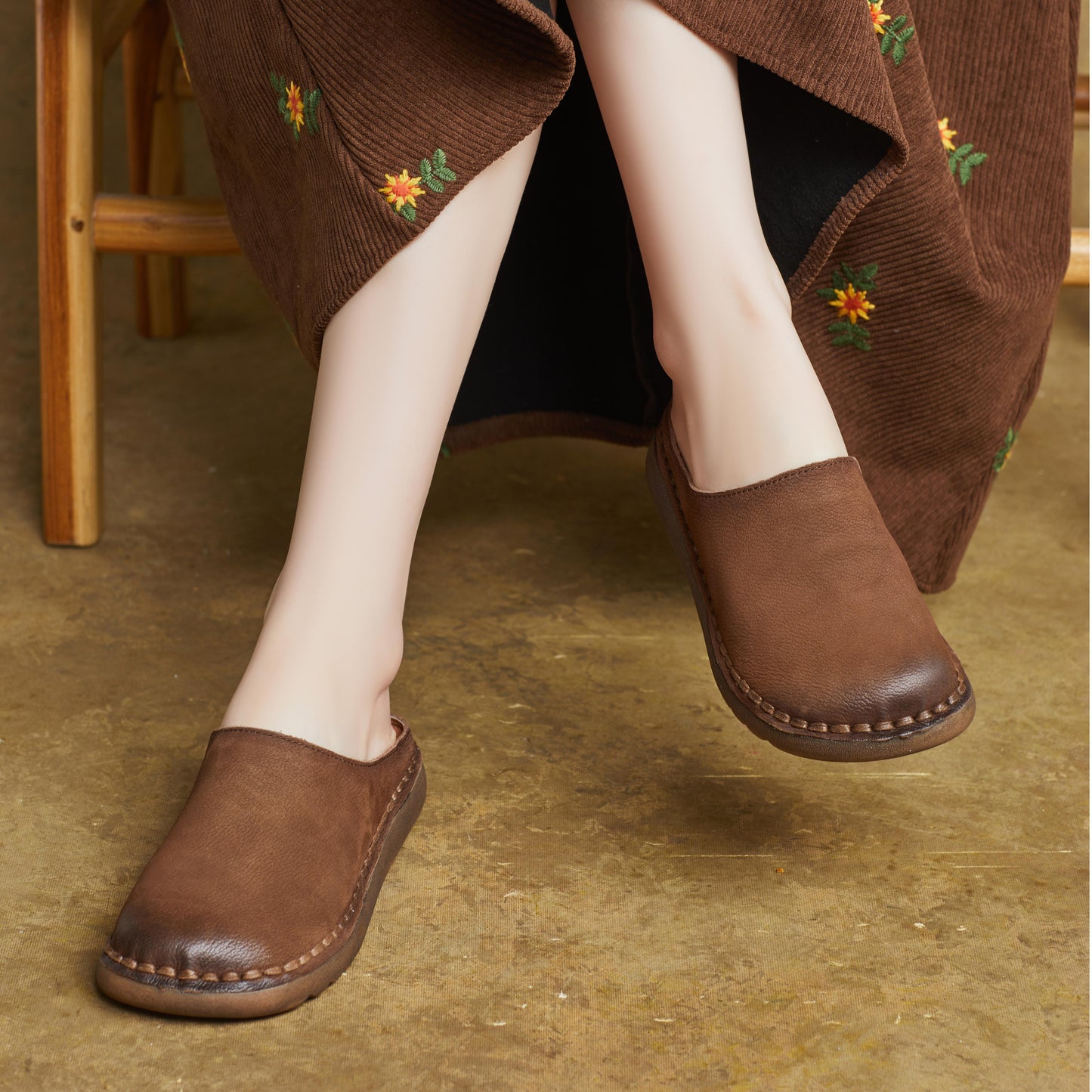 Women's Handmade Leather Minimalist Round Toe Mule Shoes