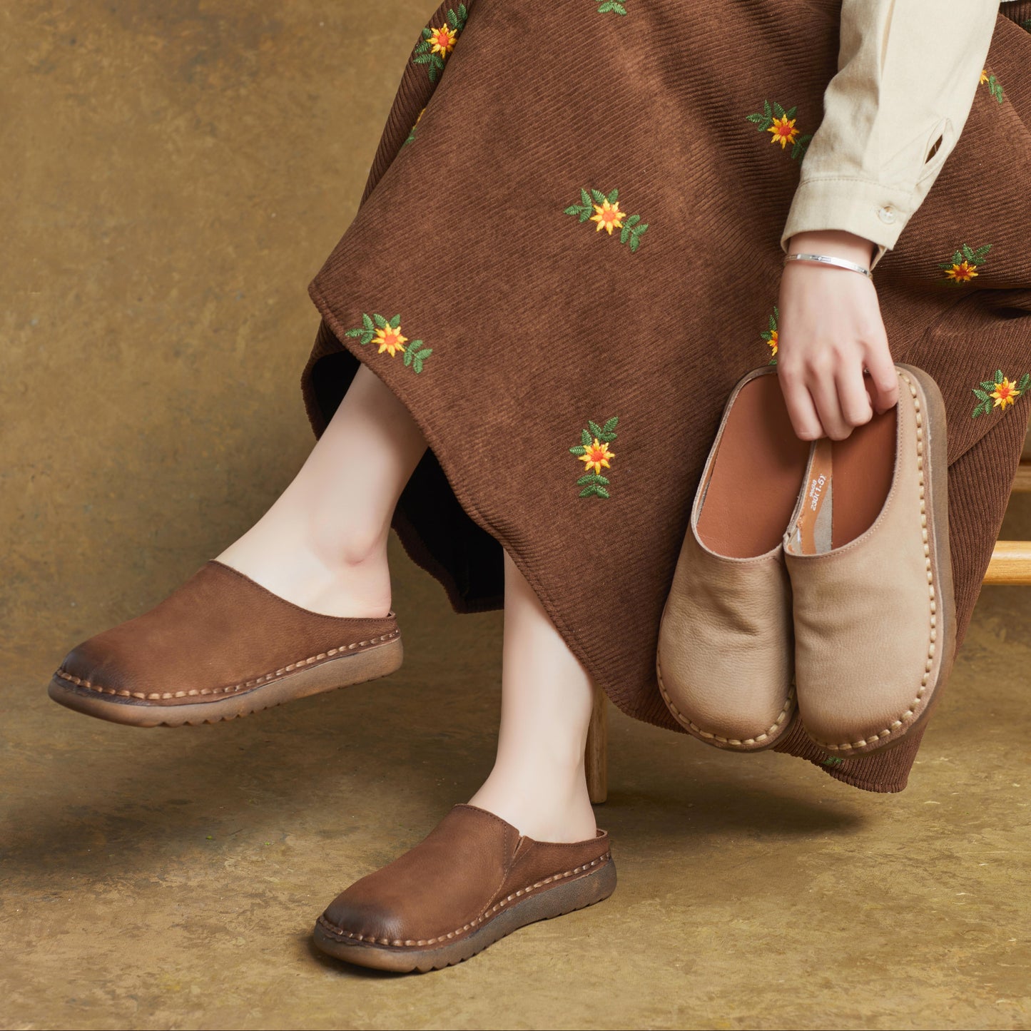 Women's Handmade Leather Minimalist Round Toe Mule Shoes