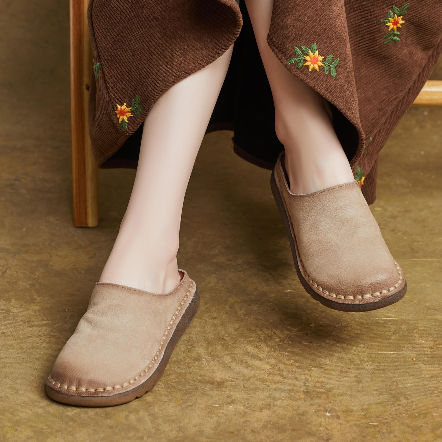 Women's Handmade Leather Minimalist Round Toe Mule Shoes