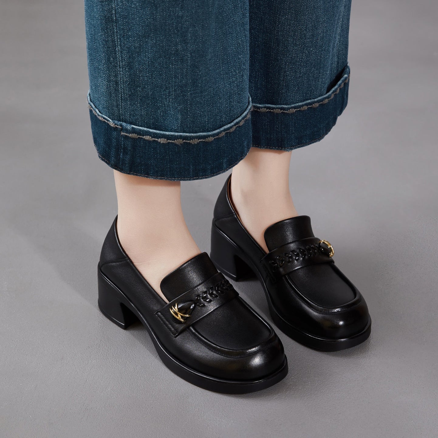 Women's Retro Sheepskin Loafers Vintage Round Toe Woven Strap Chunky Heels
