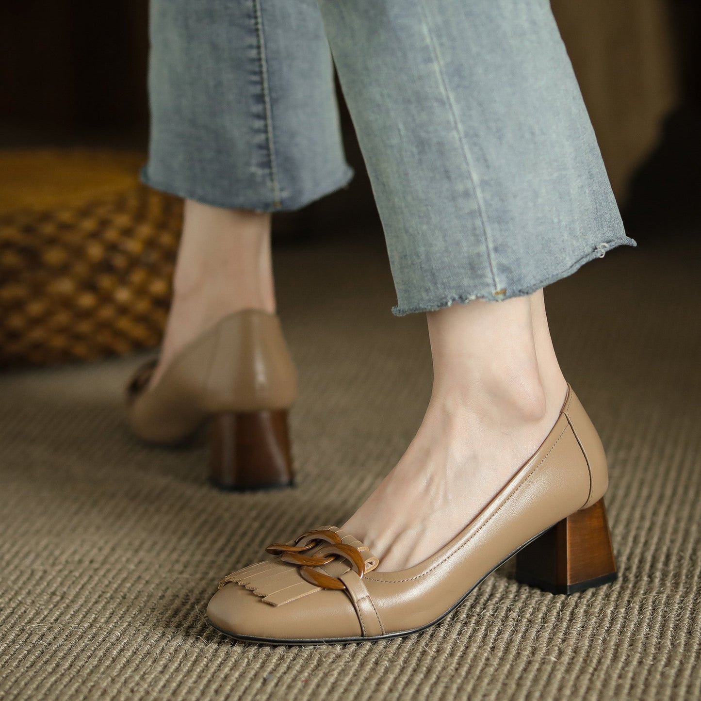 Elegant Women's Leather Pumps – Mid Block Heel with Tassel Chain Detail