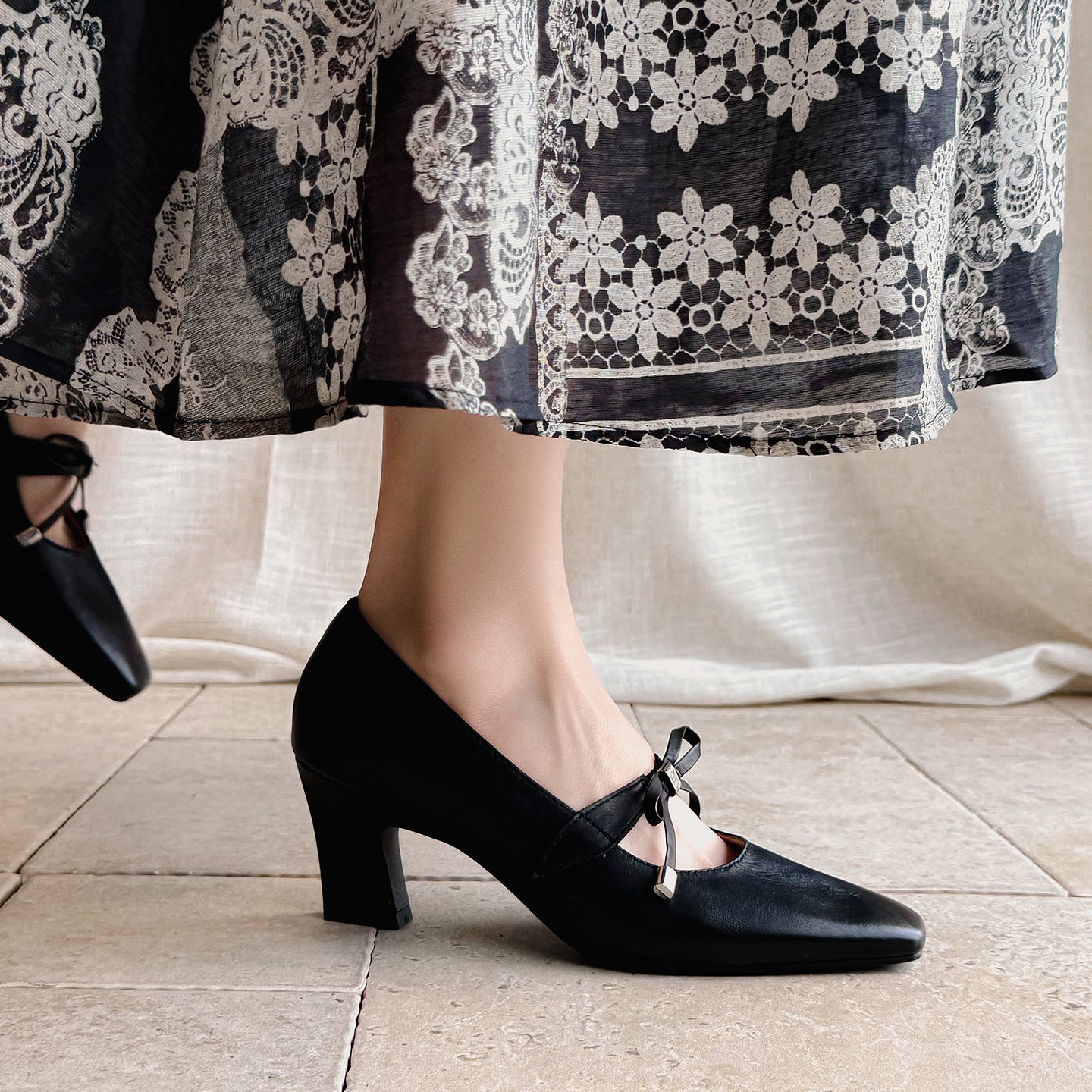 Women's Urban Executive Style Square Toe Bow High Heels Elegant Pumps