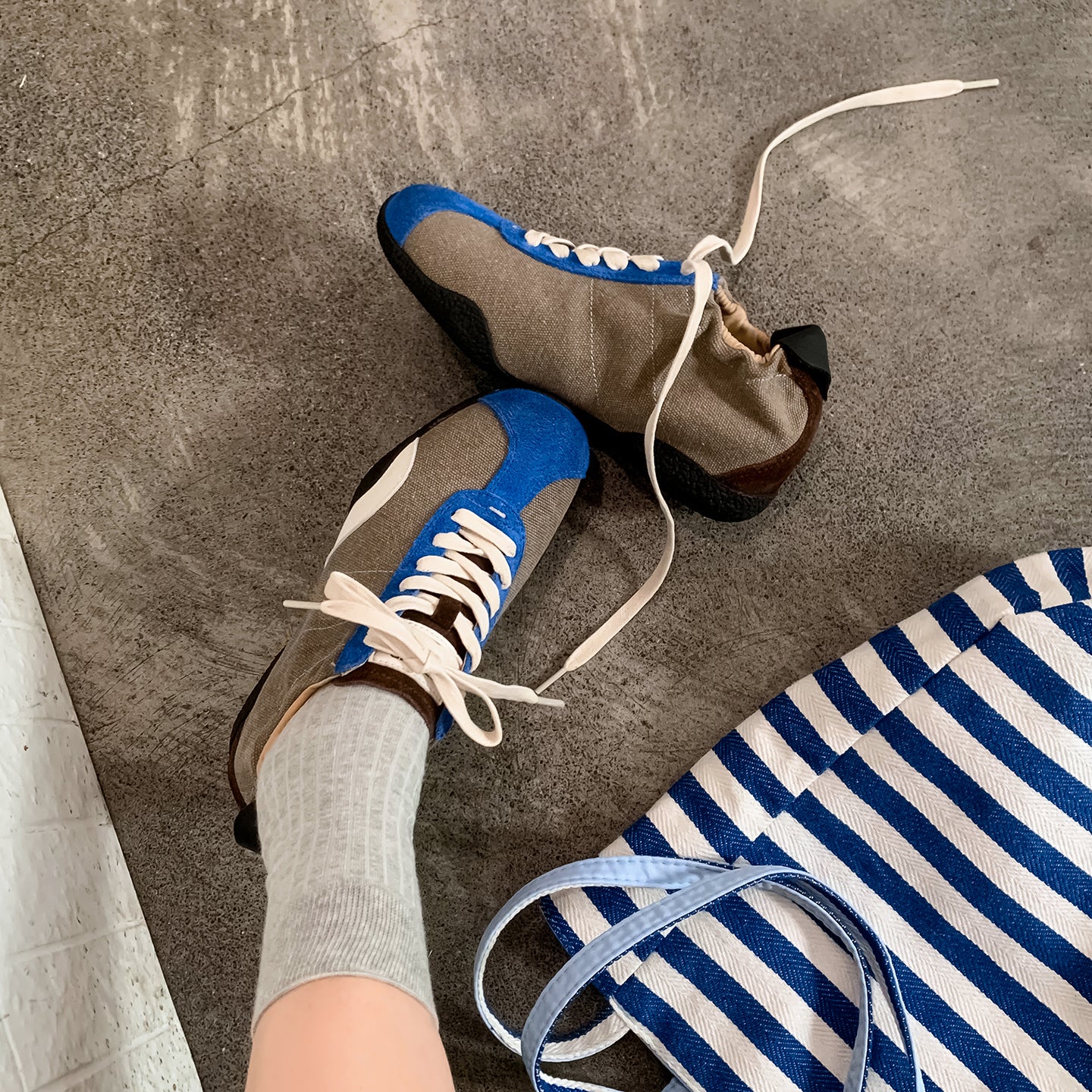 Women's Hidden Wedge Sneakers Lace Up Height Increasing Casual Shoes