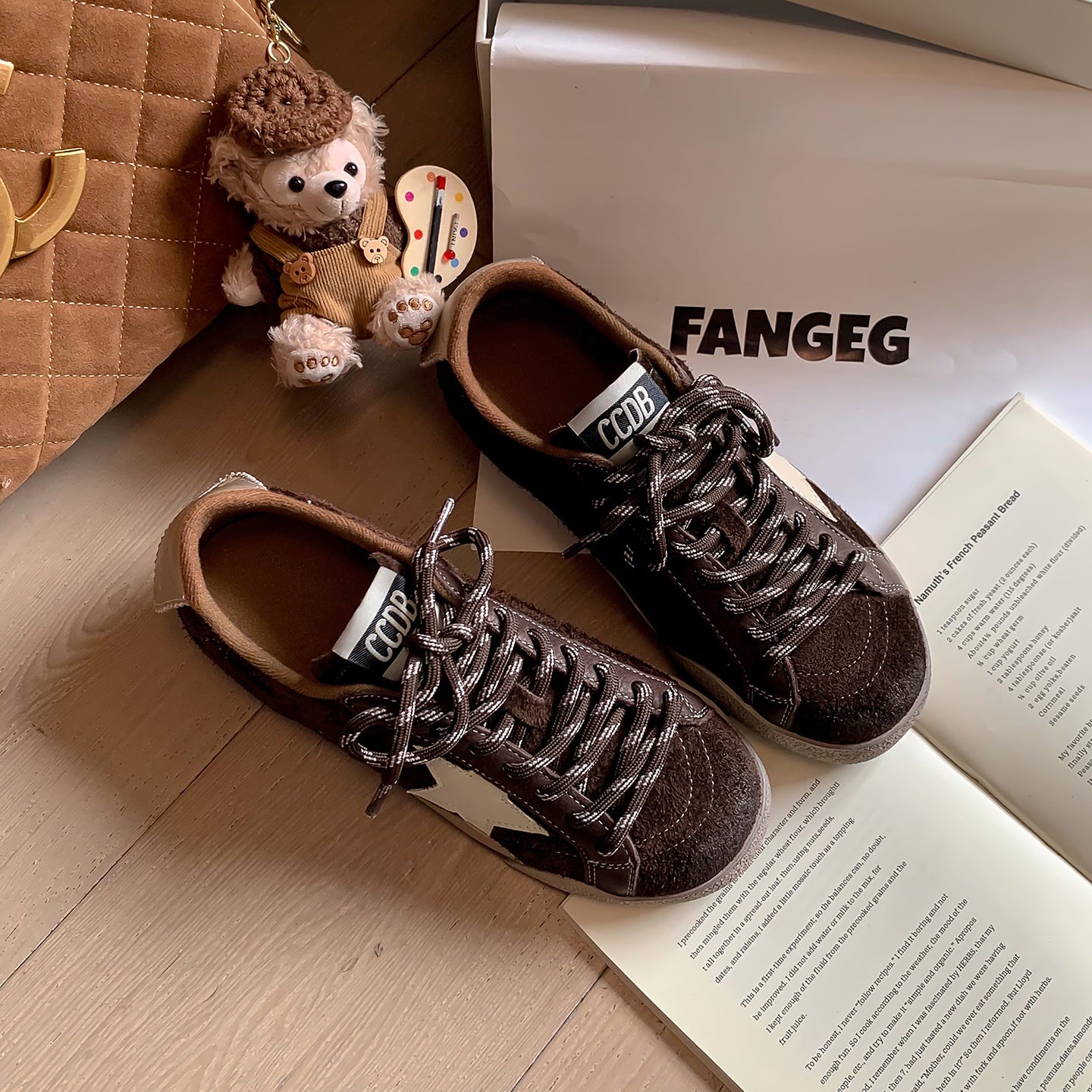 Flat Star Design Sneakers Retro – Women’s Cow Suede Lace-Up Shoes