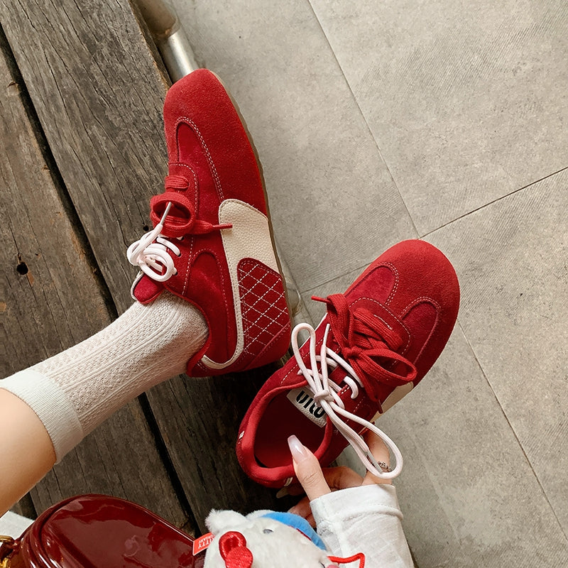 Women‘s Retro Cow Suede Sneakers Vintage Round Toe Double Lace-up Quilting Low Top Flats