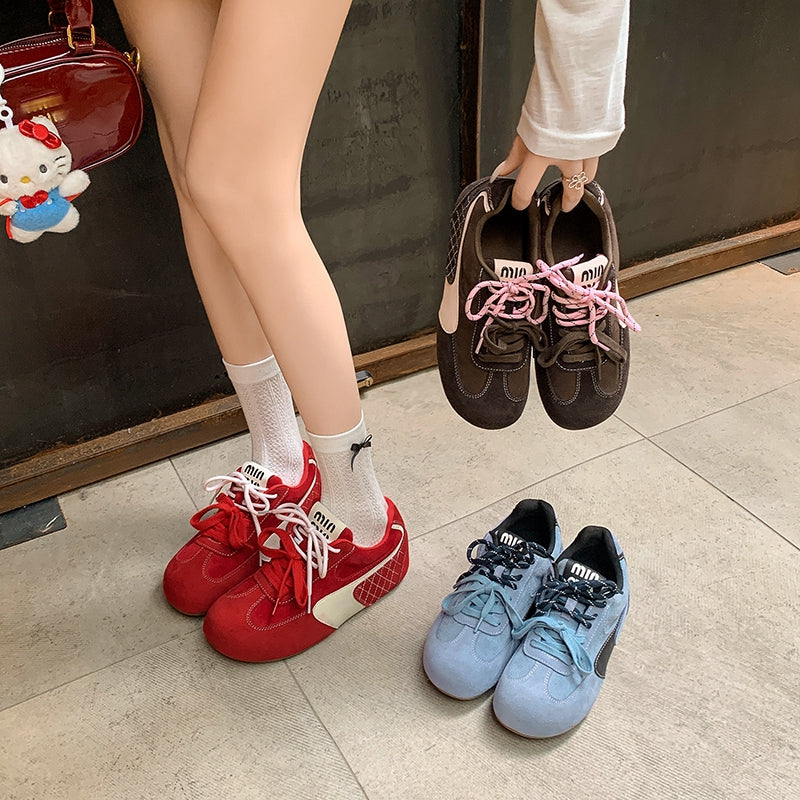 Women‘s Retro Cow Suede Sneakers Vintage Round Toe Double Lace-up Quilting Low Top Flats