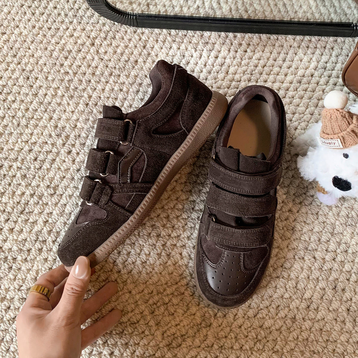 Women's Cow Suede Velcro Sneakers Casual Low Top Retro Platform Trainers