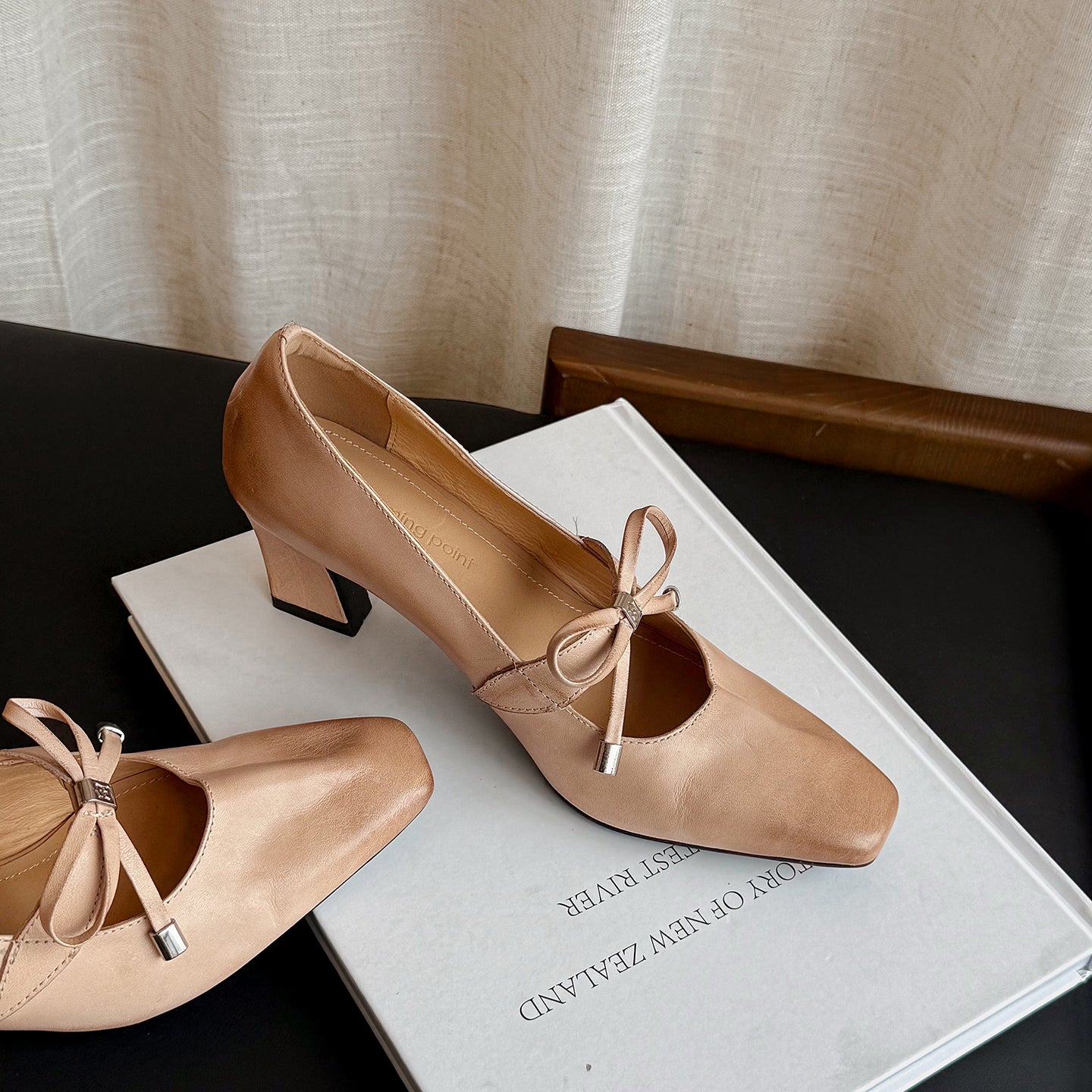 Women's Urban Executive Style Square Toe Bow High Heels Elegant Pumps