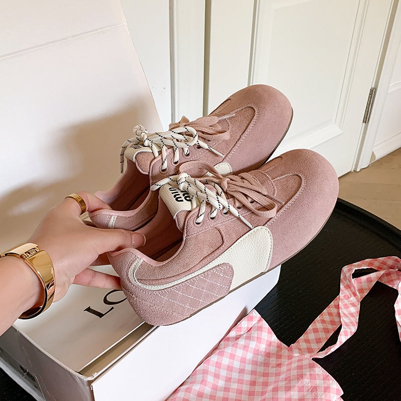 Women‘s Retro Cow Suede Sneakers Vintage Round Toe Double Lace-up Quilting Low Top Flats