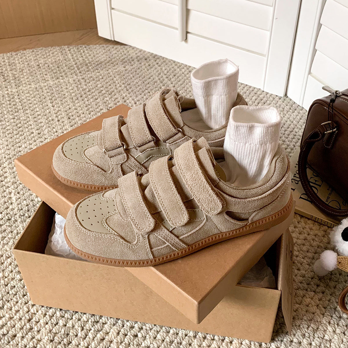 Women's Cow Suede Velcro Sneakers Casual Low Top Retro Platform Trainers