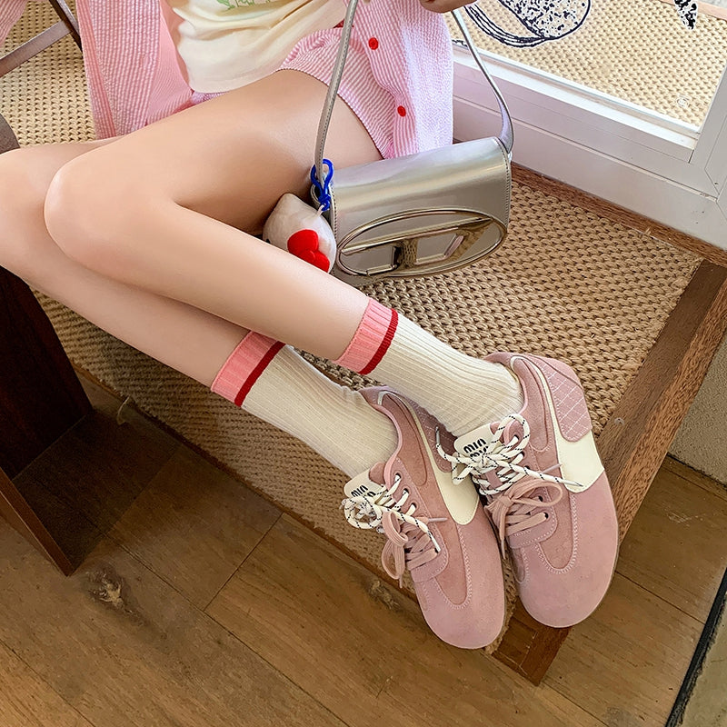 Women‘s Retro Cow Suede Sneakers Vintage Round Toe Double Lace-up Quilting Low Top Flats