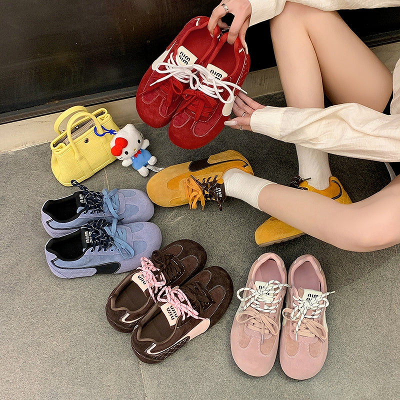 Women‘s Retro Cow Suede Sneakers Vintage Round Toe Double Lace-up Quilting Low Top Flats