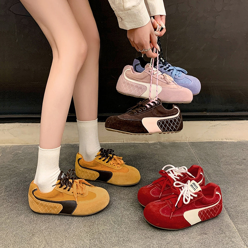 Women‘s Retro Cow Suede Sneakers Vintage Round Toe Double Lace-up Quilting Low Top Flats
