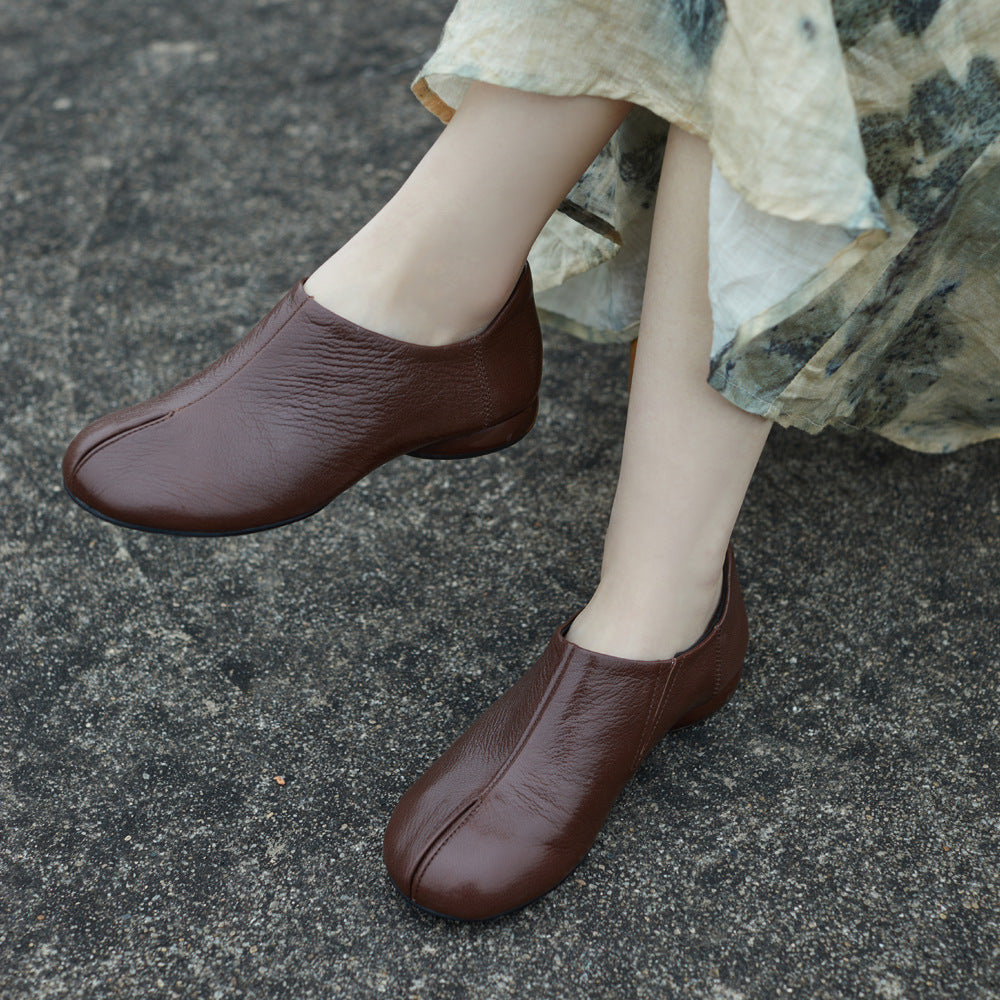 Women's Leather Center-Stitched Round Toe Loafers Soft Walking Shoes