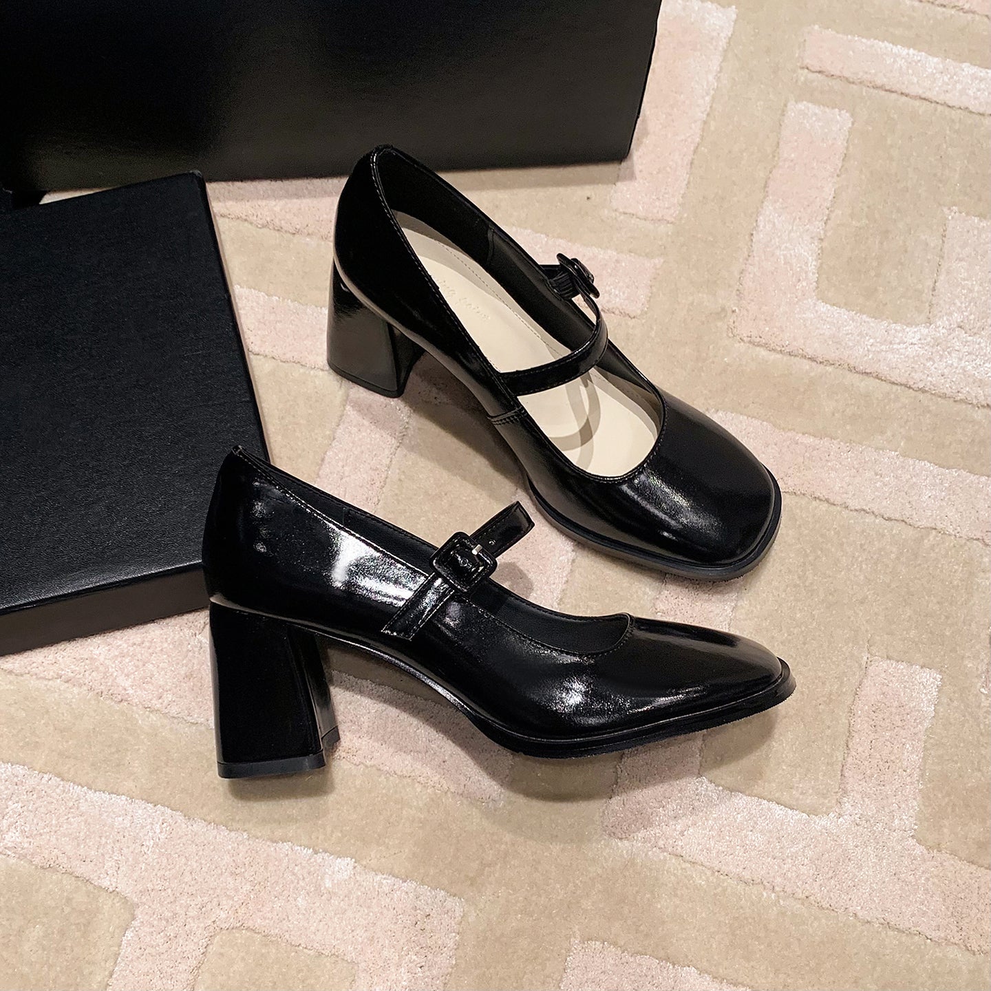 French Vintage Block Heel Mary Janes - Elegant Round Toe Leather Pumps for Office & Daily Wear