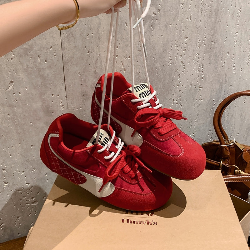Women‘s Retro Cow Suede Sneakers Vintage Round Toe Double Lace-up Quilting Low Top Flats