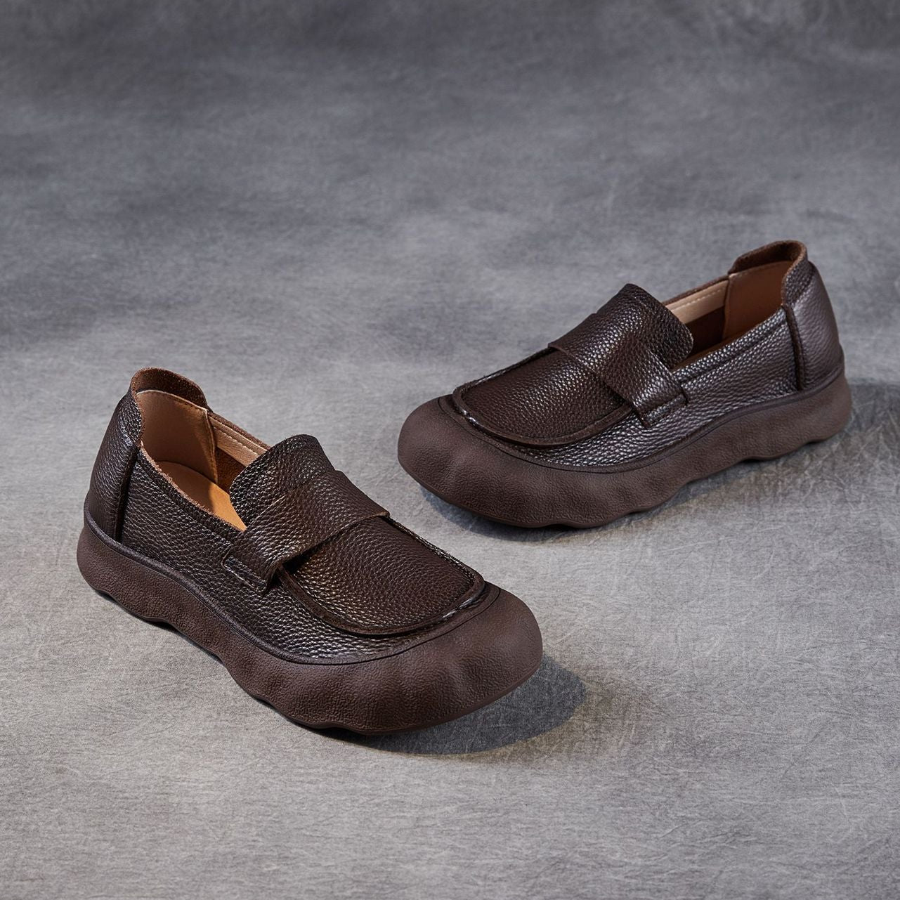 Women’s Retro Slip-On Flat Shoes – Soft Sole Comfortable Casual Style