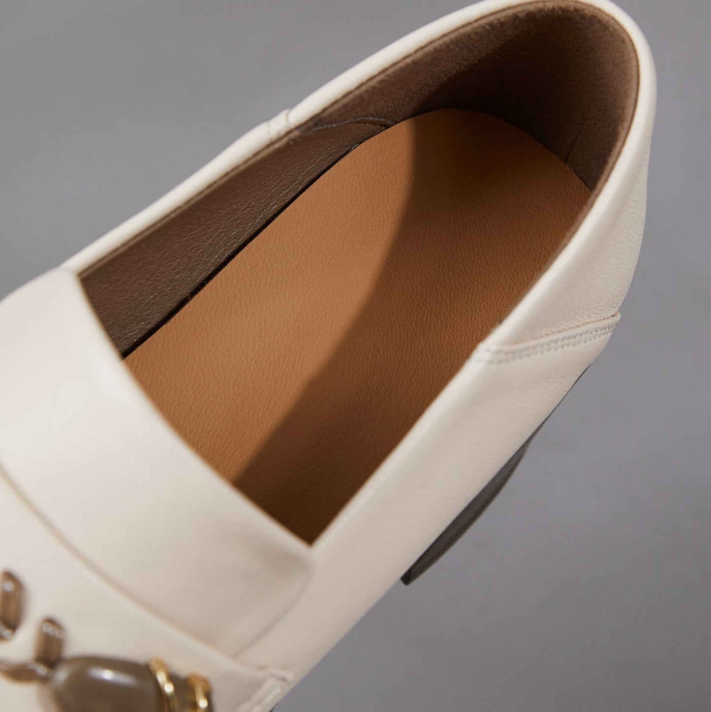 Women's Retro Sheepskin Loafers Vintage Round Toe Woven Strap Chunky Heels