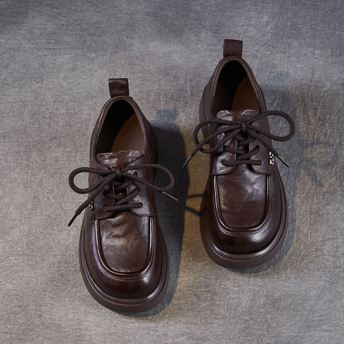 Women’s Leather Round Toe Lace-Up Loafers – Textured Luxury Style