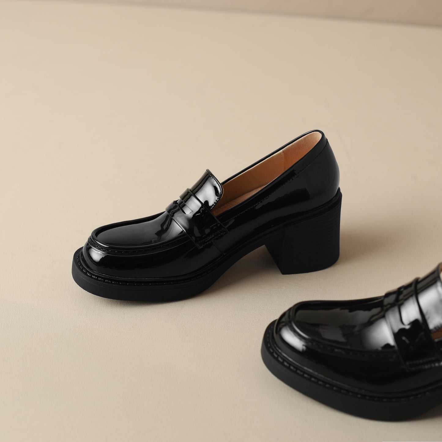 Women's Patent Leather Penny Loafers Retro Round Toe Chunky Block Heel Slip-on Pumps