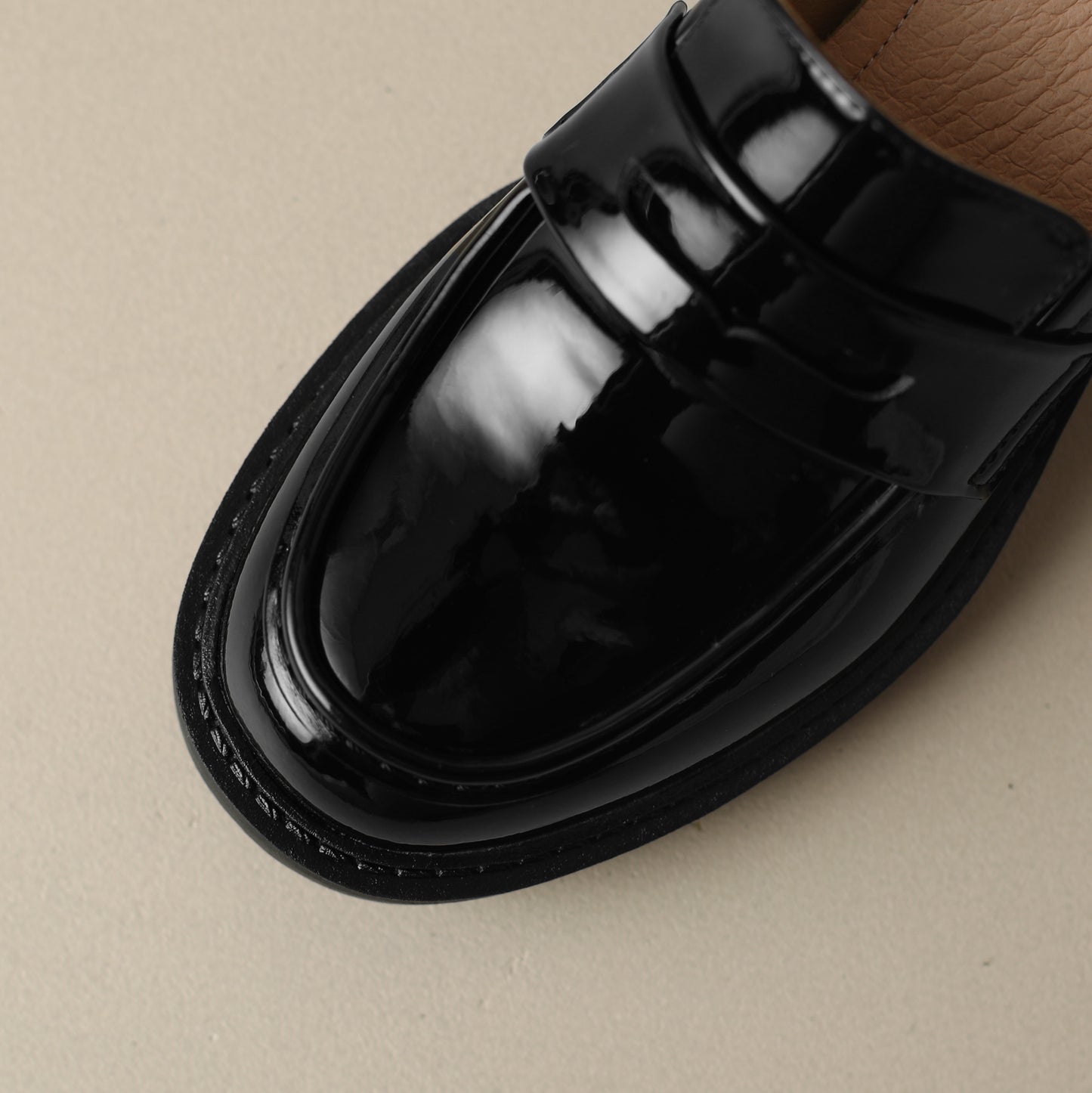 Women's Patent Leather Penny Loafers Retro Round Toe Chunky Block Heel Slip-on Pumps