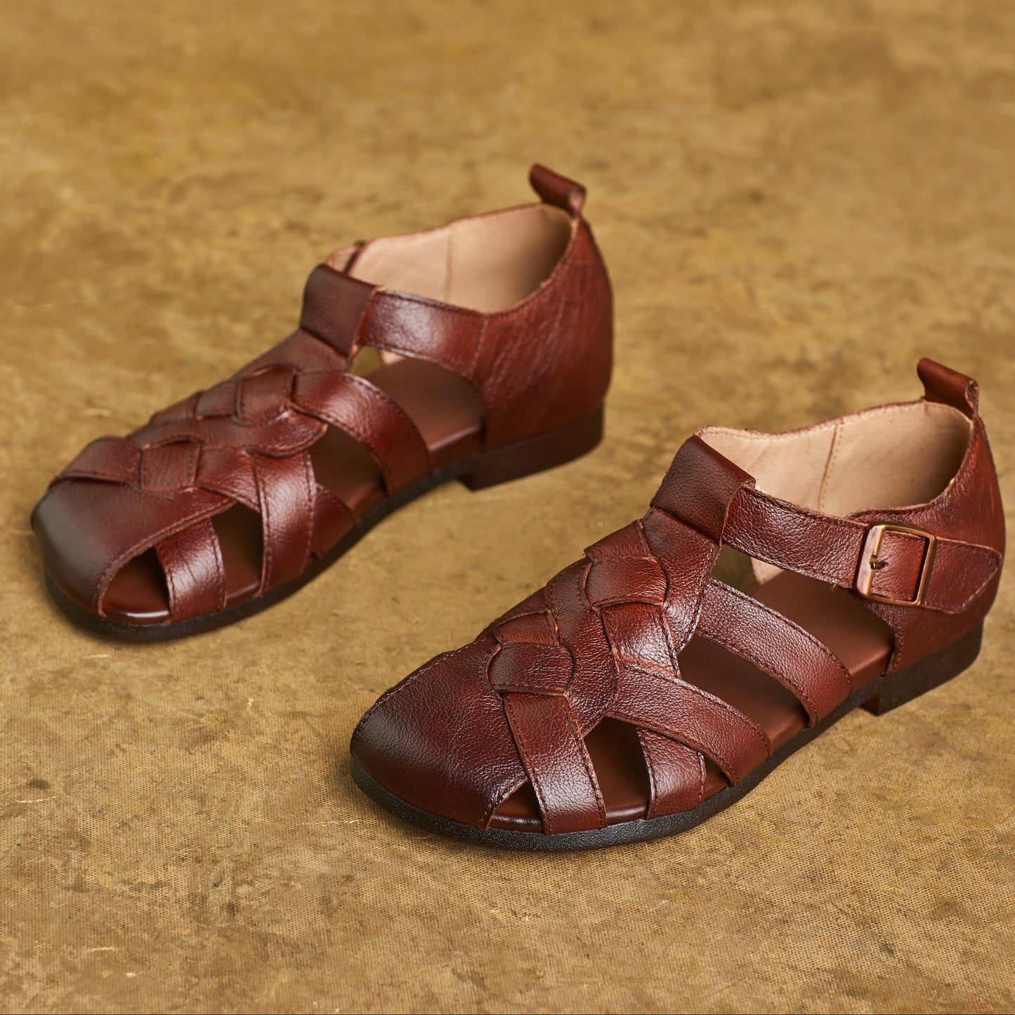 Women Handmade Leather Closed Toe Flat Comfort Buckle Fisherman Shoes Sandals