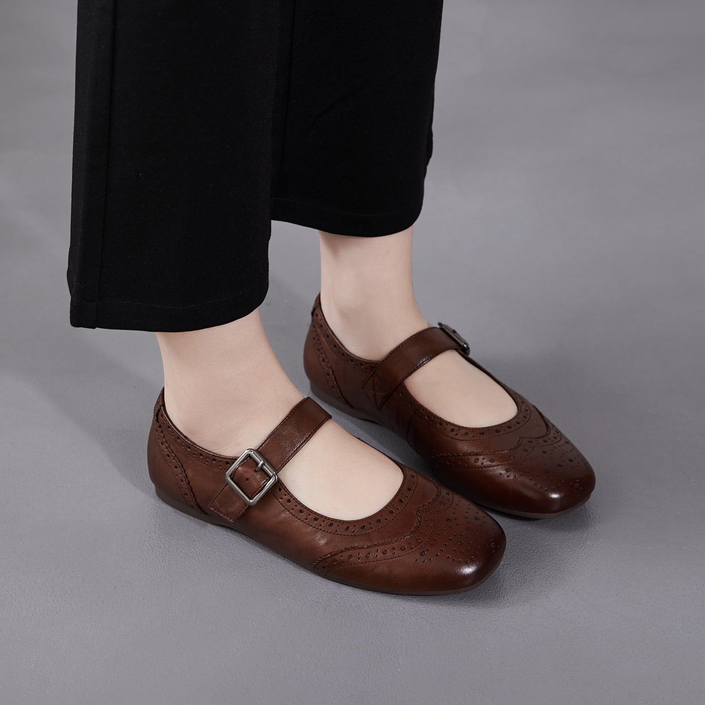 Women's Vintage British Style Leather Mary Janes - Hand-Punched Brogue Details - Soft Walking Shoes