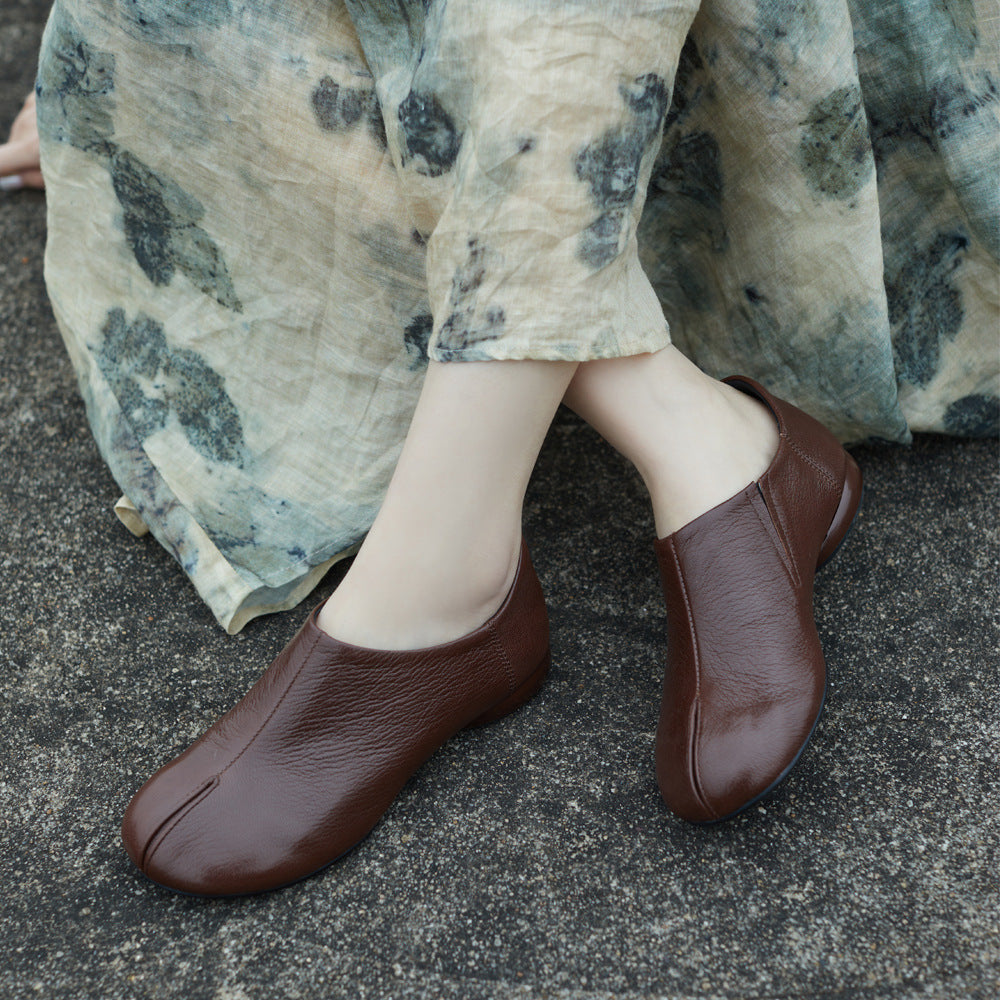 Women's Leather Center-Stitched Round Toe Loafers Soft Walking Shoes