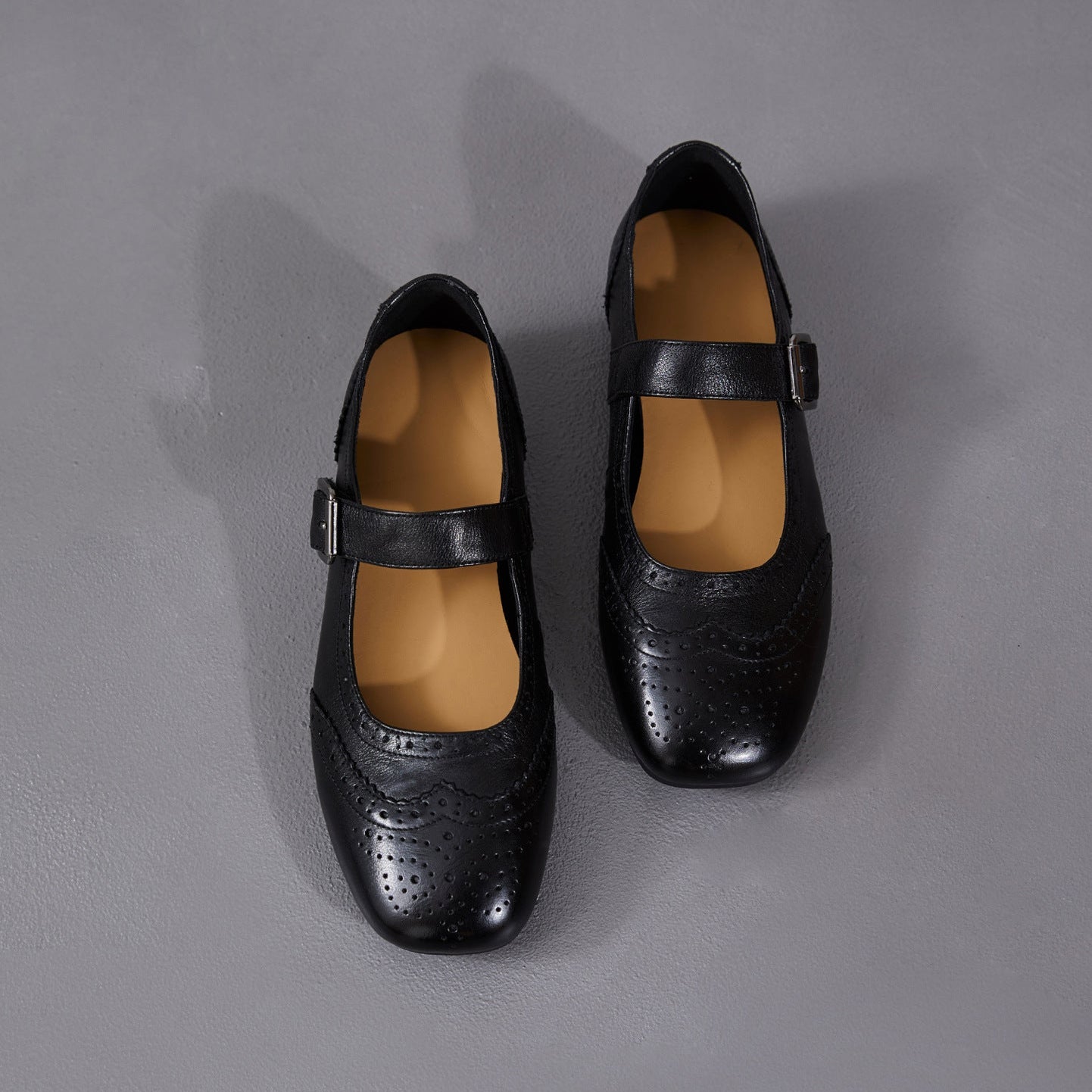Women's Vintage British Style Leather Mary Janes - Hand-Punched Brogue Details - Soft Walking Shoes