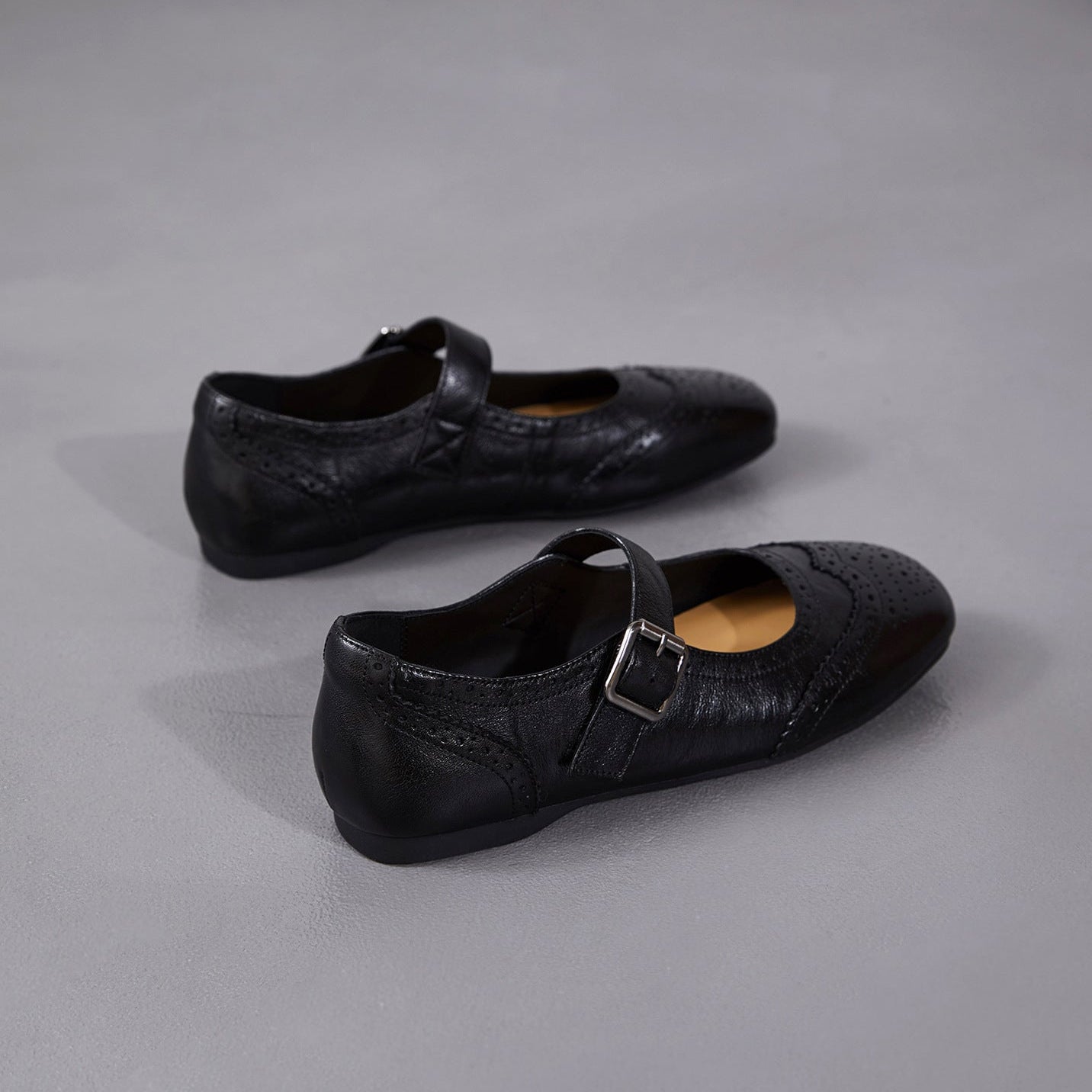 Women's Vintage British Style Leather Mary Janes - Hand-Punched Brogue Details - Soft Walking Shoes