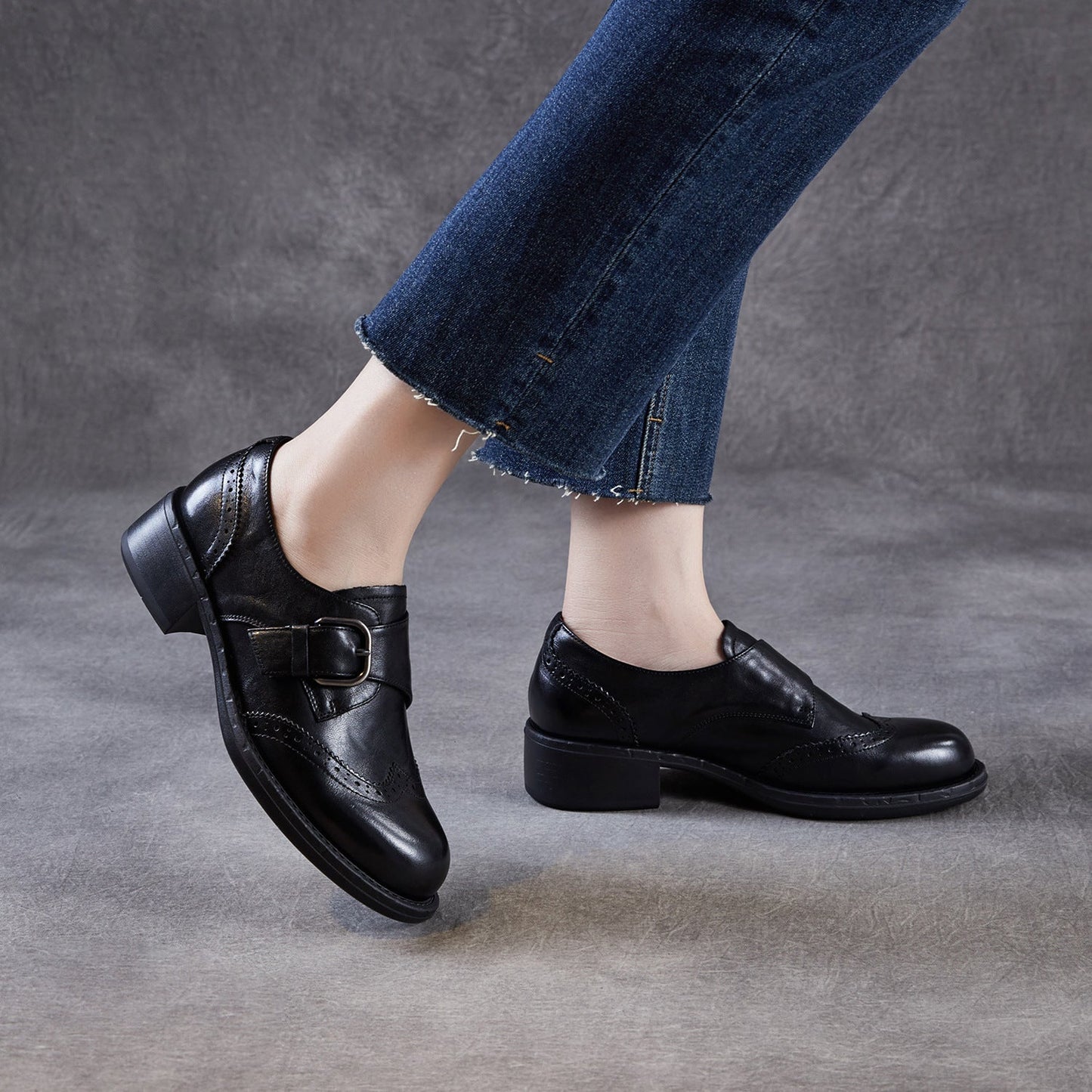 Women's Retro Leather Monk Strap Shoes Vintage Round Toe Brogue Chunky Heels