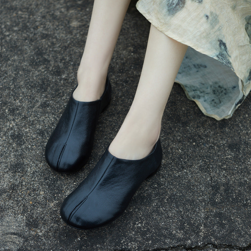 Women's Leather Center-Stitched Round Toe Loafers Soft Walking Shoes