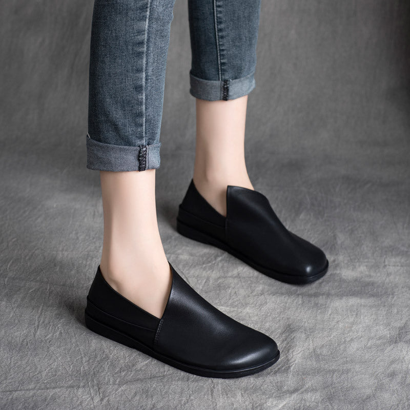 Women's Casual Comfortable Round Toe Flat Slip-On Leather Shoes