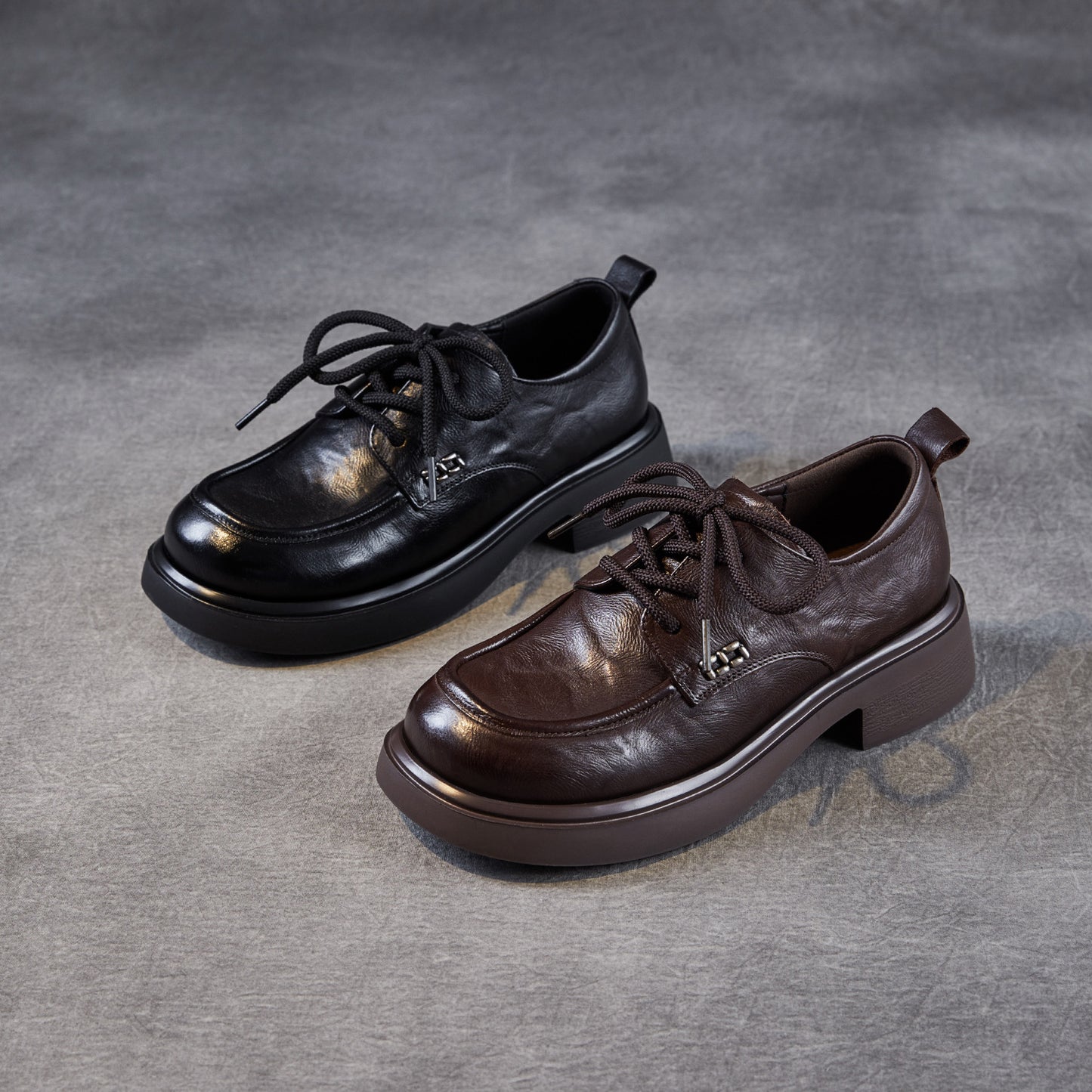 Women’s Leather Round Toe Lace-Up Loafers – Textured Luxury Style
