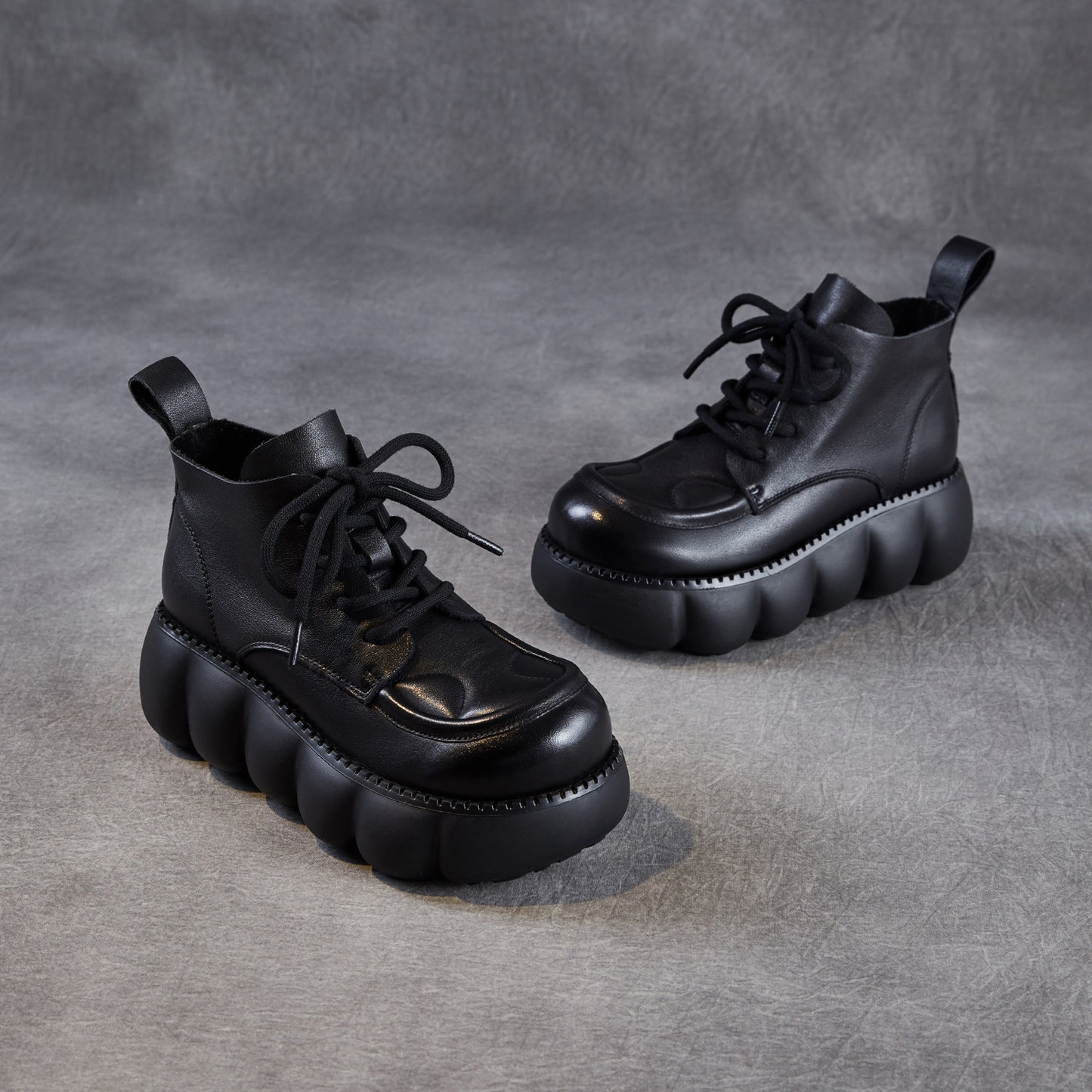Women’s Retro Round Toe Leather Lace-Up Ankle Boots – Chunky Platform