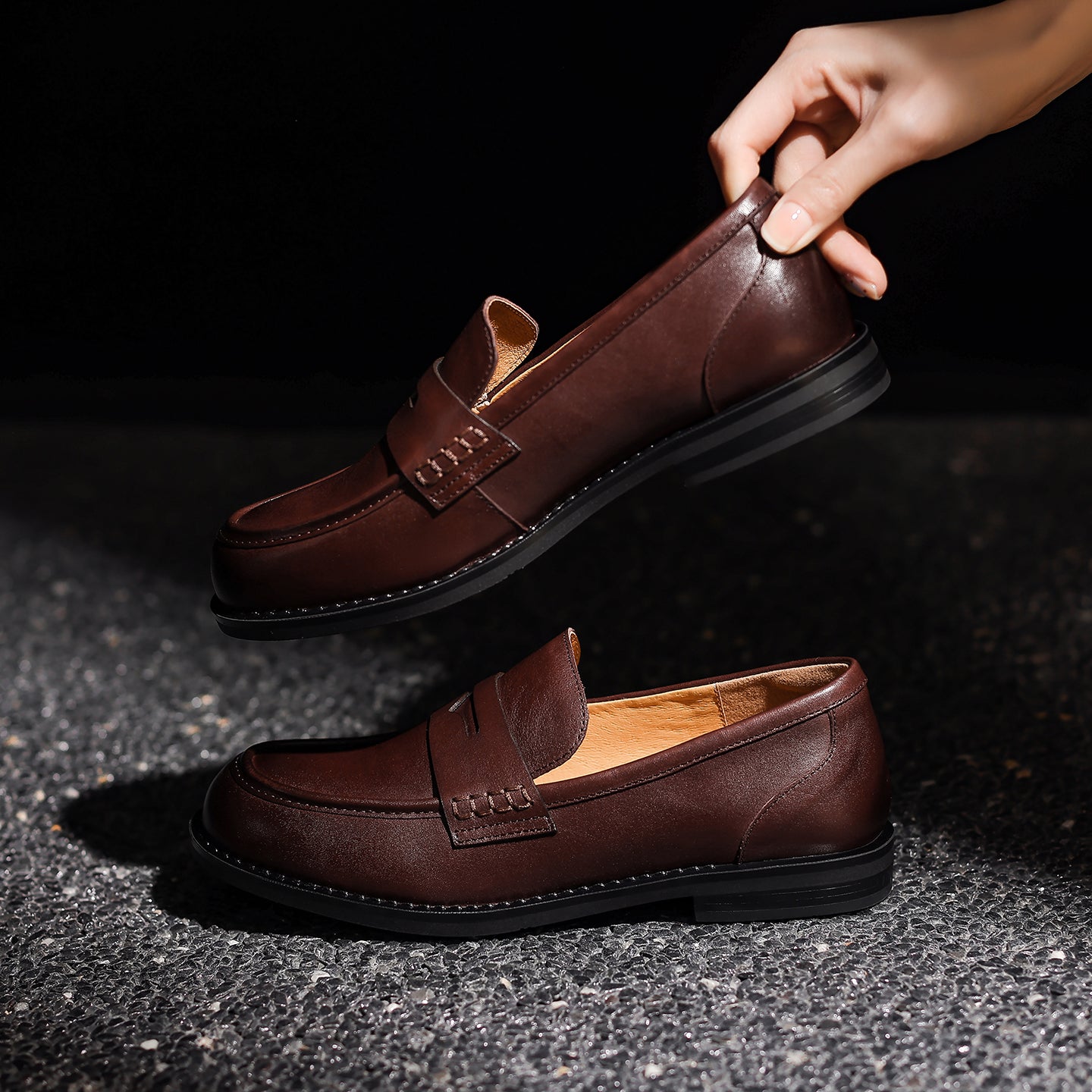 Women's Retro Leather Loafers Vintage Round Toe Slip-on Penny Flats