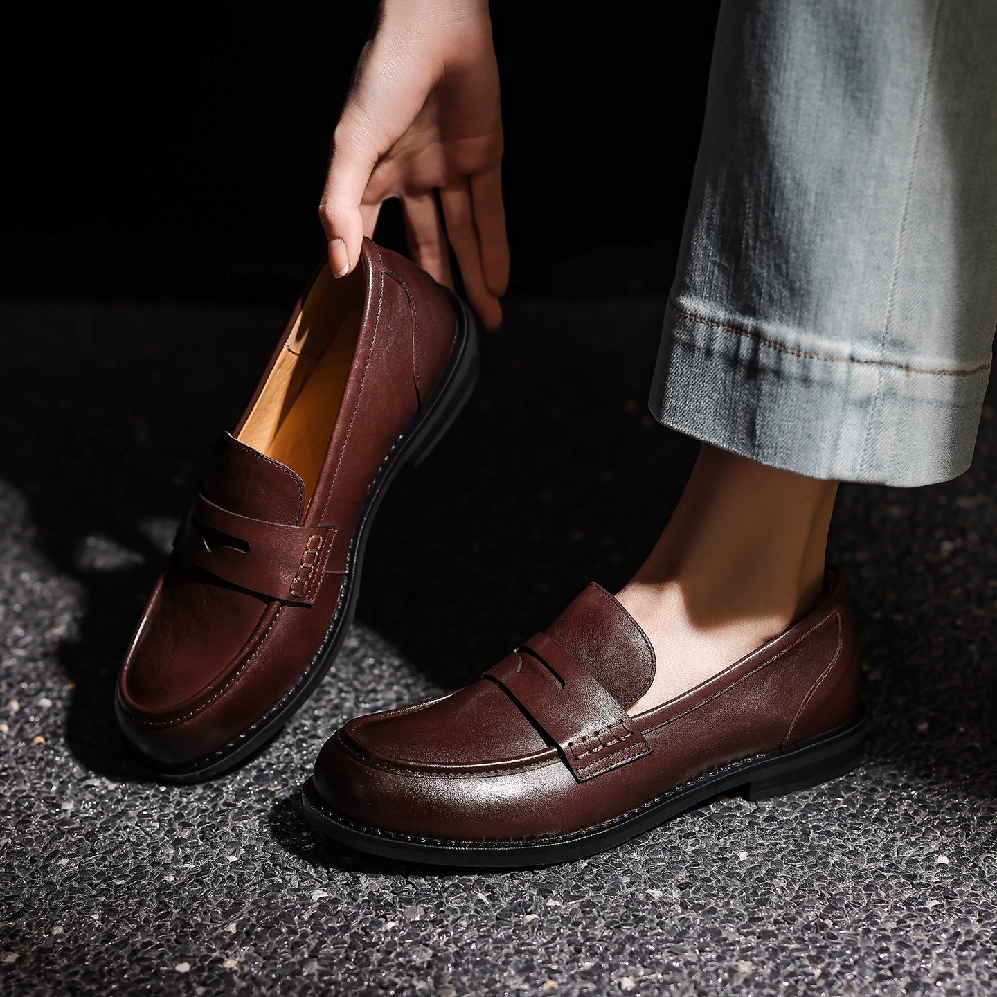 Women's Retro Leather Loafers Vintage Round Toe Slip-on Penny Flats