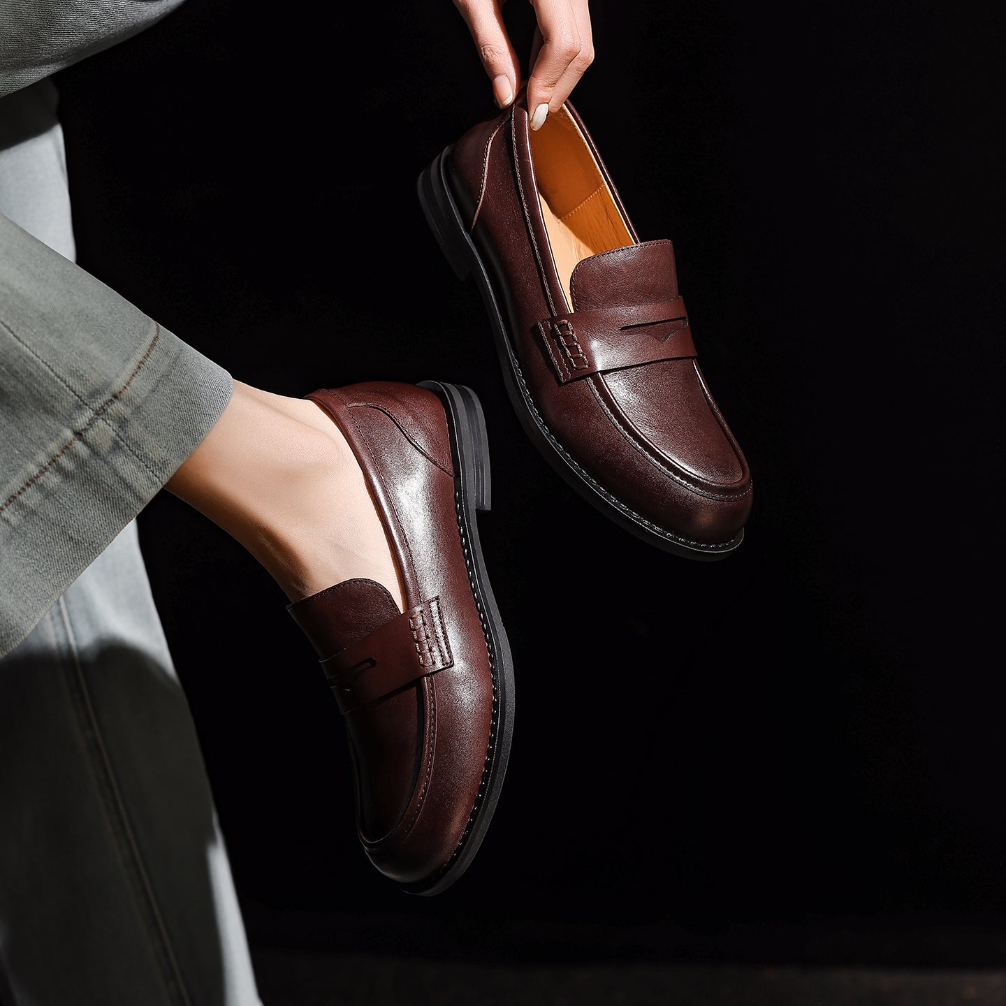 Women's Retro Leather Loafers Vintage Round Toe Slip-on Penny Flats