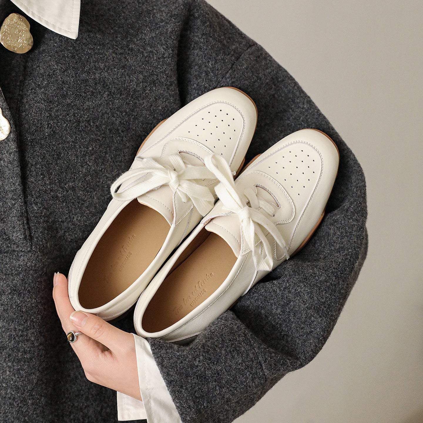 Women's Retro Patchwork Sneakers Vintage Round Toe Perforated Lace-up Flats
