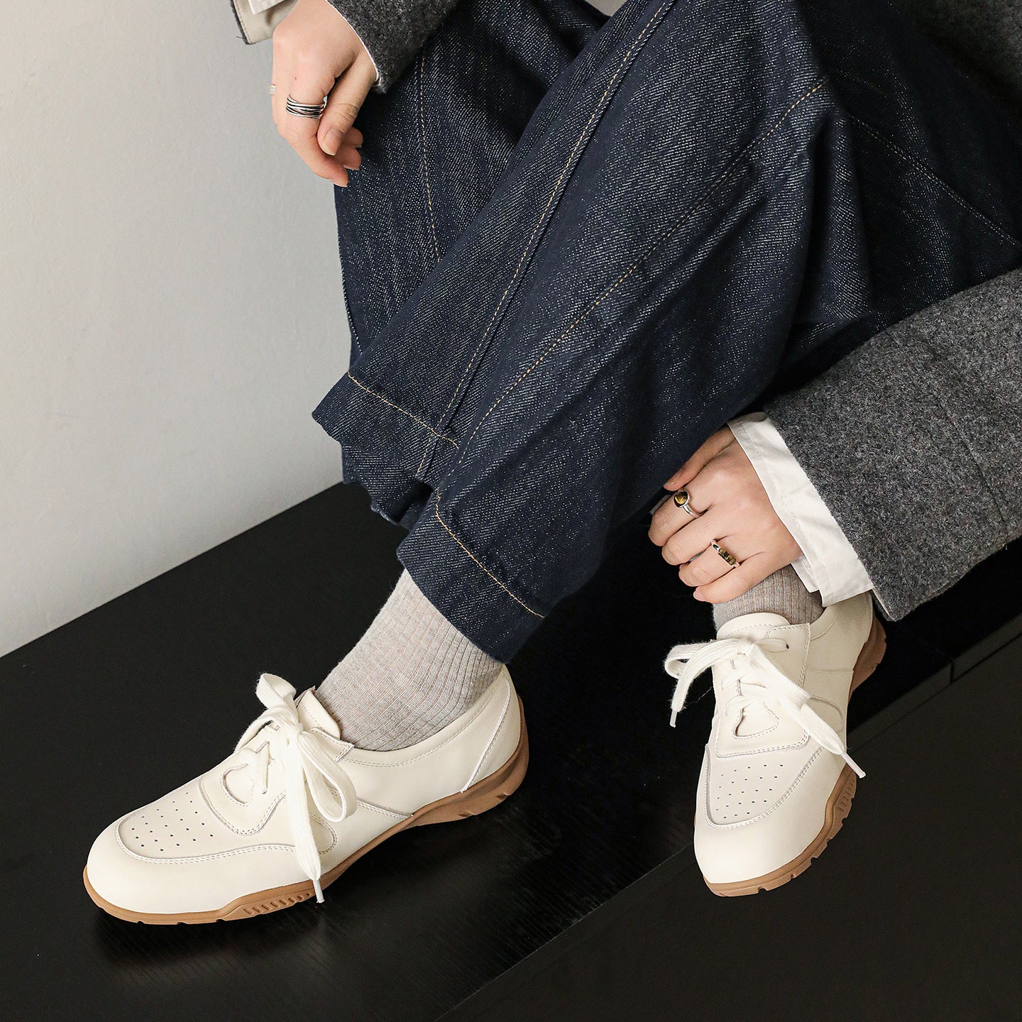 Women's Retro Patchwork Sneakers Vintage Round Toe Perforated Lace-up Flats