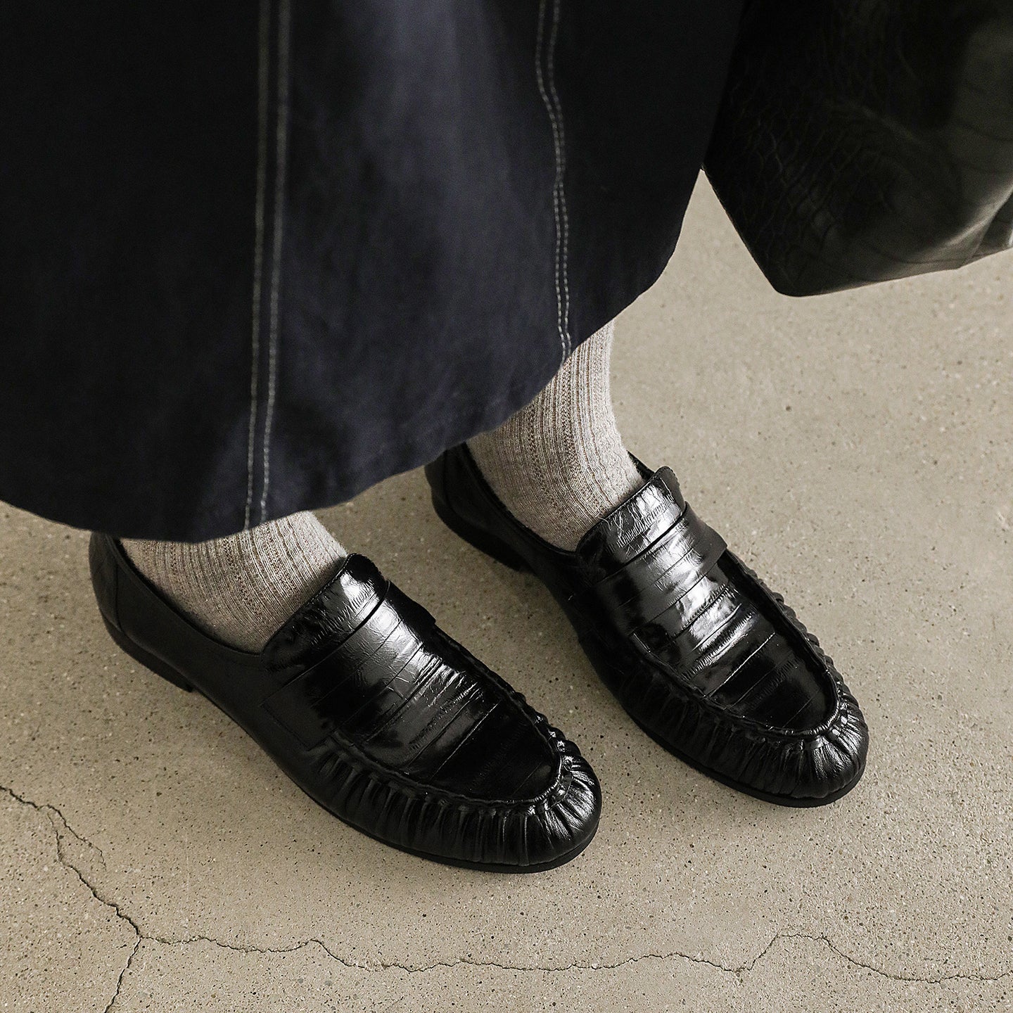 Women's Retro Cowhide Loafers Vintage Round Toe Ruched Penny Slip-on Driving Flats