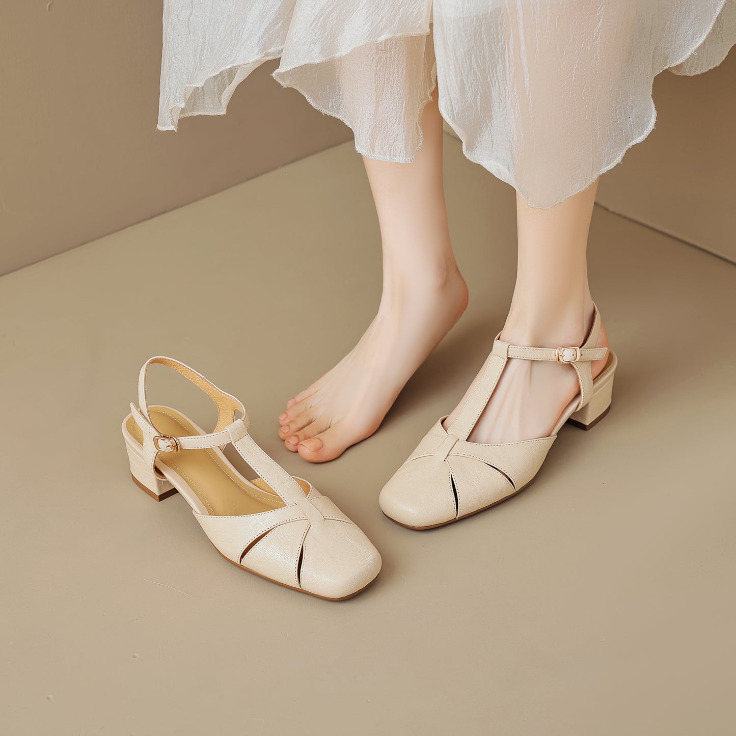 Women's Closed Toe Open Heel Retro T-Strap Buckle Chunky Sandals - RetroStep
