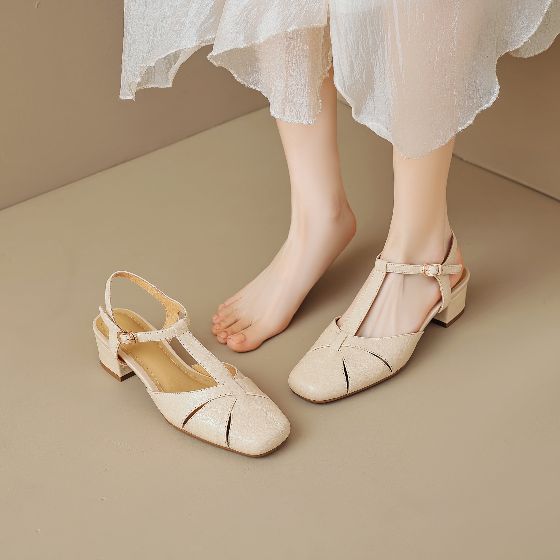 Women's Closed Toe Open Heel Retro T-Strap Buckle Chunky Sandals - RetroStep