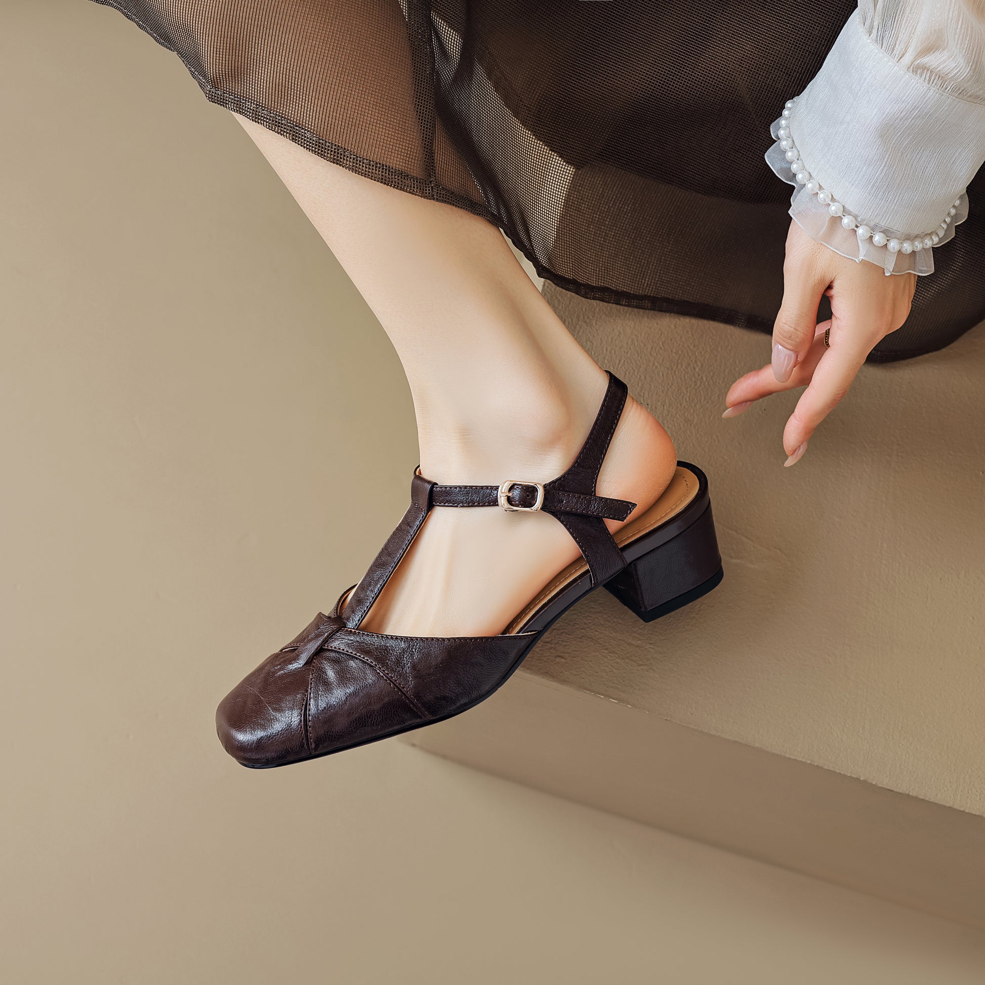 Women's Closed Toe Open Heel Retro T-Strap Buckle Chunky Sandals - RetroStep