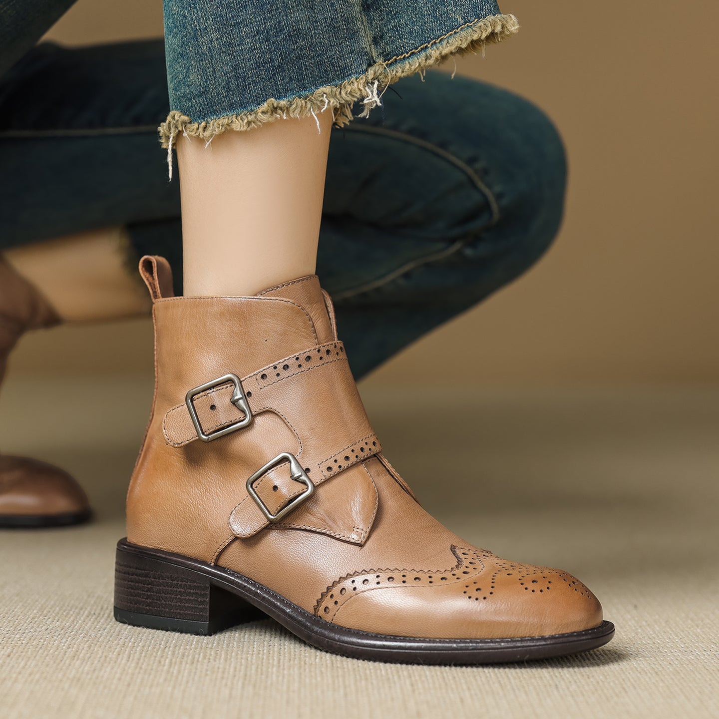 Women's Retro Cowhide Ankle Boots Vintage Brogue Round Toe Double Buckle Zipper Booties