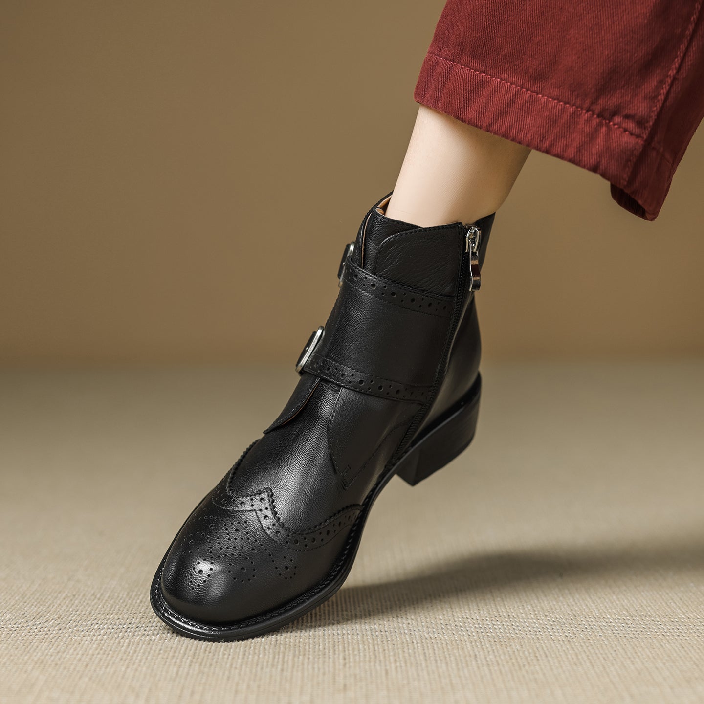 Women's Retro Cowhide Ankle Boots Vintage Brogue Round Toe Double Buckle Zipper Booties