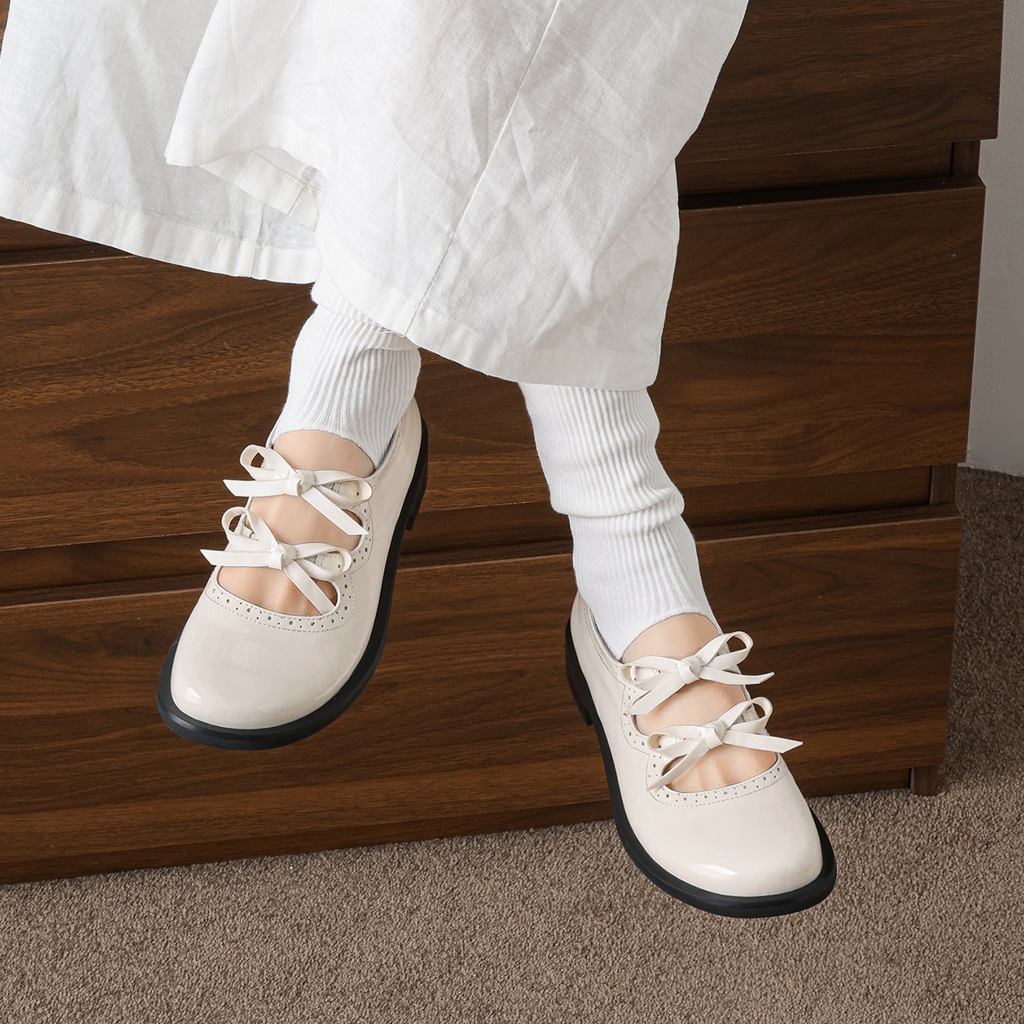 Women's French Style Sweet Bow Leather Shoes - Vintage Scalloped Mary Janes