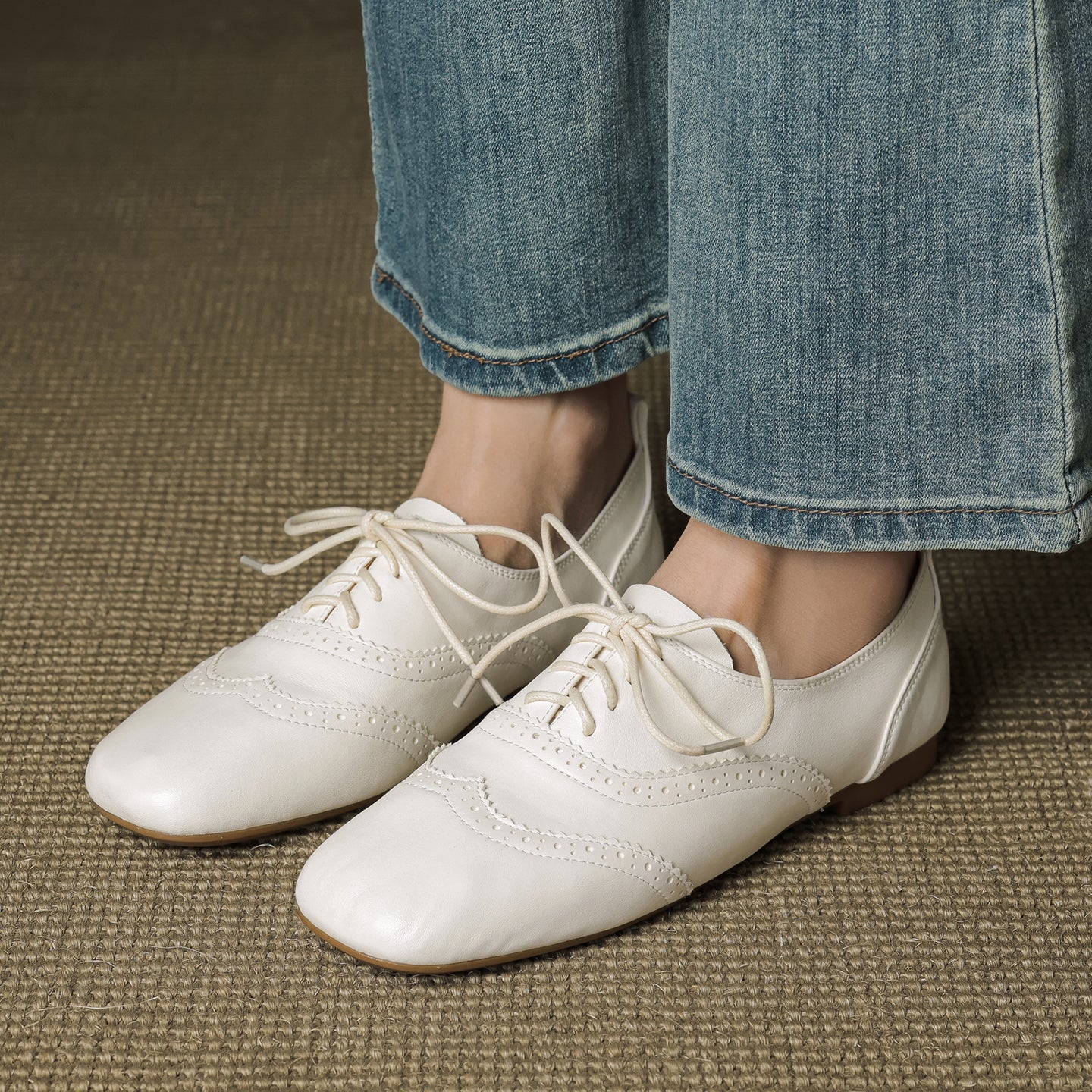 Women's Retro Leather Brogue Shoes Vintage Square Toe Lace-up Oxford Flats
