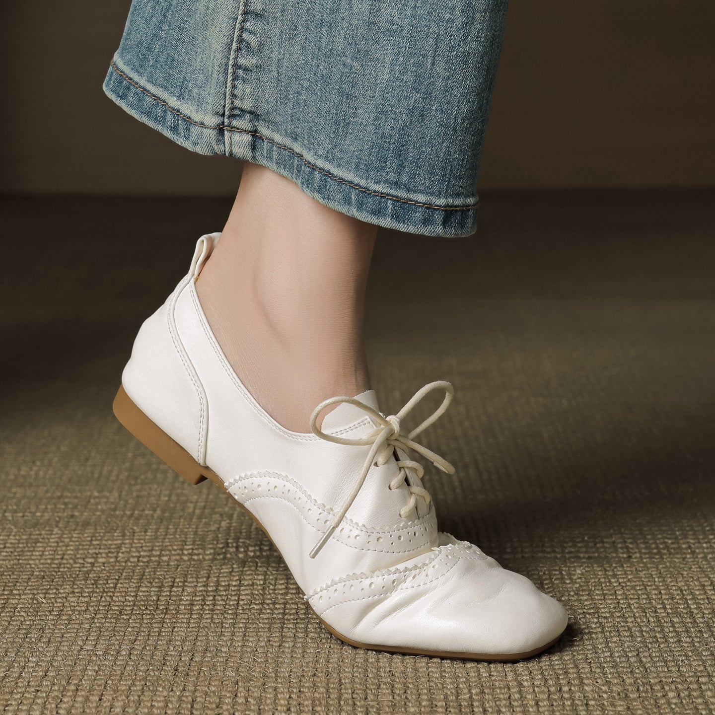 Women's Retro Leather Brogue Shoes Vintage Square Toe Lace-up Oxford Flats